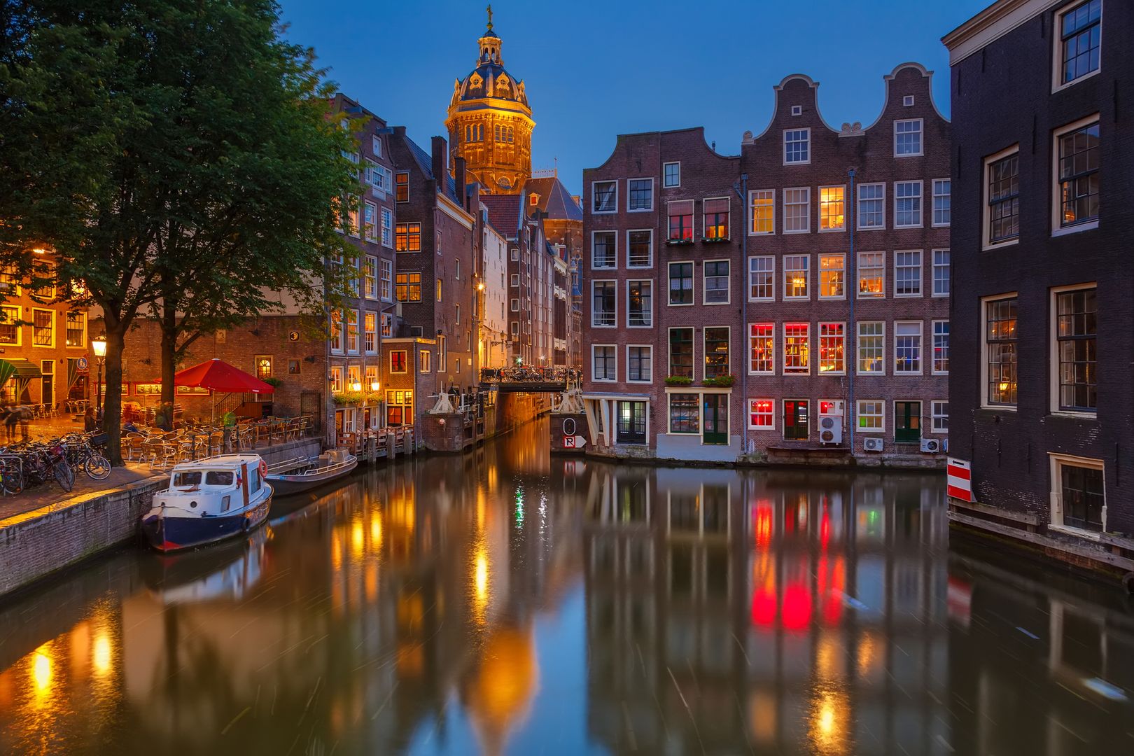 19 Myths of Amsterdam: a Mystical Walking Audio Tour on Mobile App
