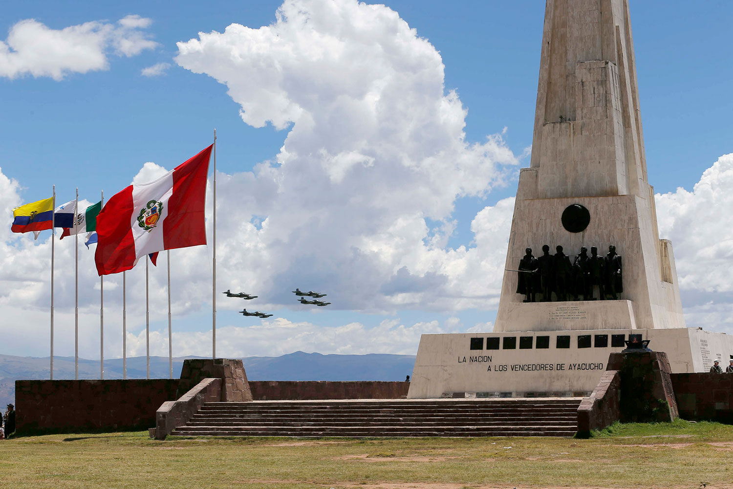 Aya-02 : Expedición Ruinas Wari + Santuario Histórico