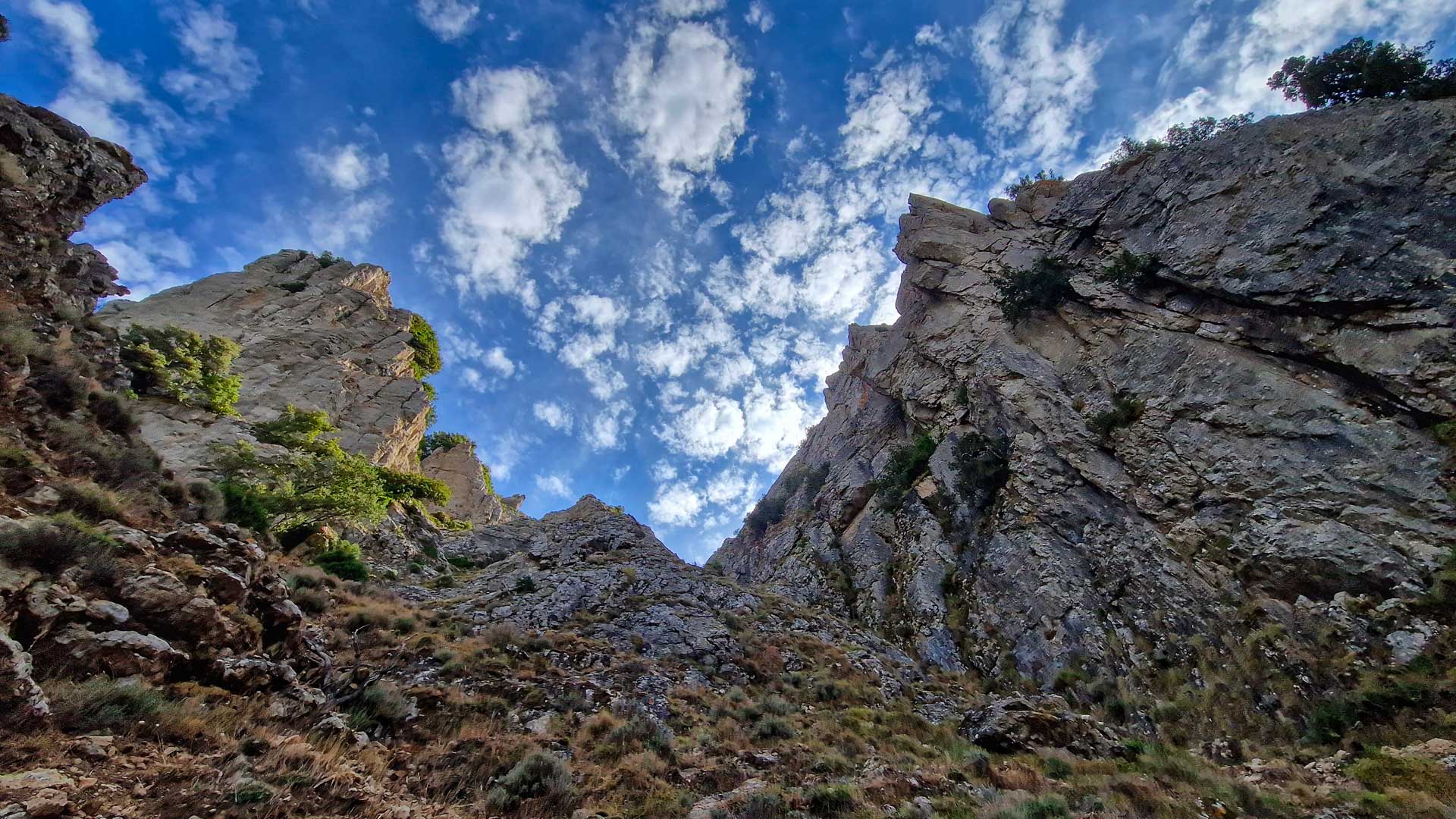 Lula: Montalbo hiking - Photo 6