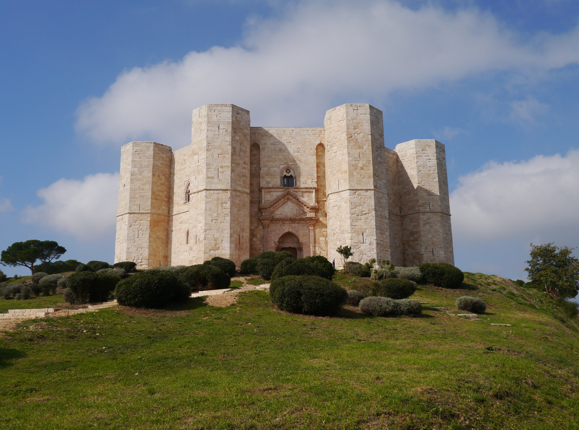 Castel del Monte and Trani Small-Group Day Trip from Bari - Photo 8