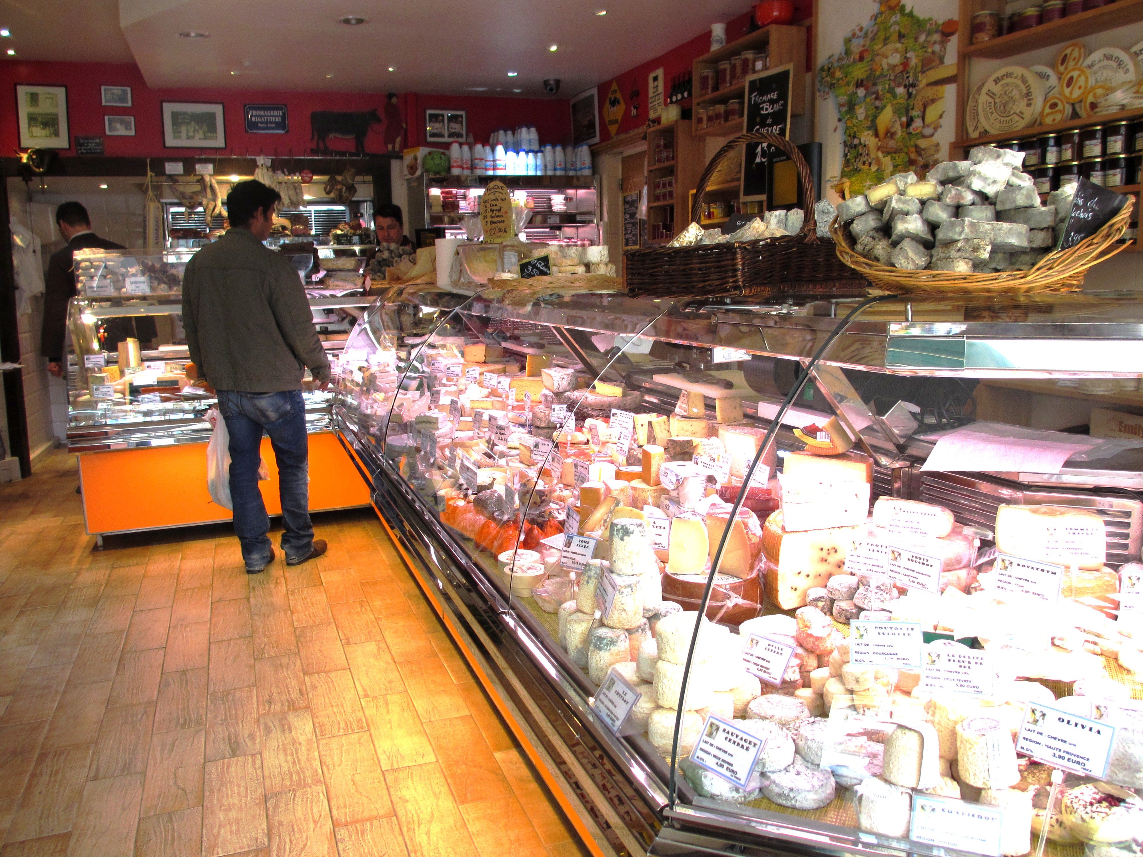 Gourmet Food Tour in Central Paris - Les Halles/Montorgueil – Image 3 | WeShare