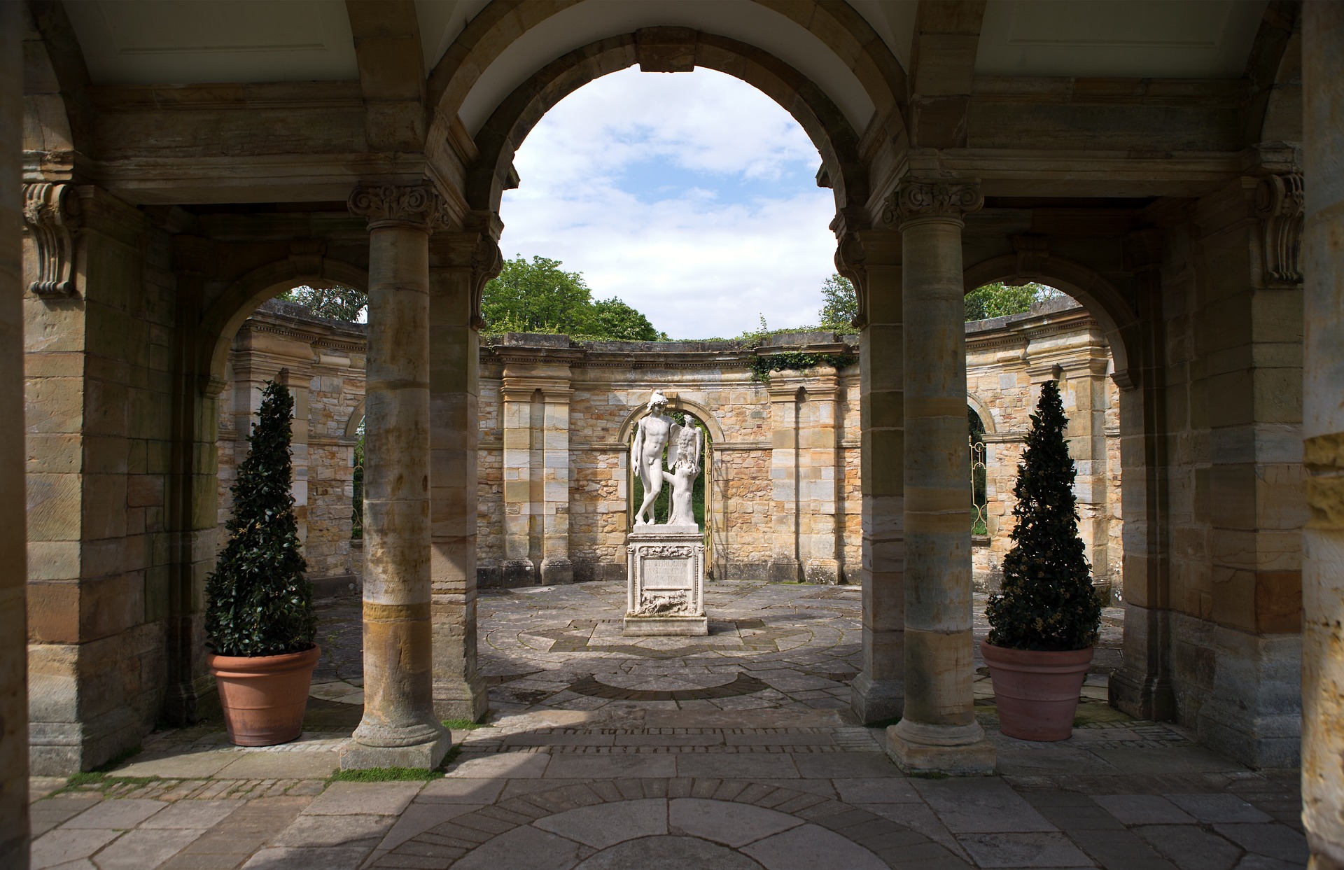 Enchanting Hever Castle Escape: Private Day Trip from London Enchanting Hever Castle Escape: Private Day Trip from London