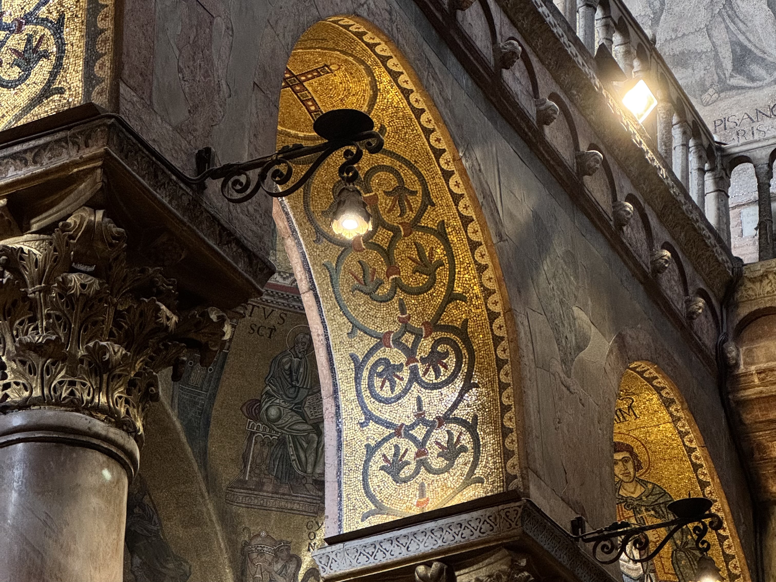 St. Mark's Golden Basilica Live Guided Tour  - Photo 14