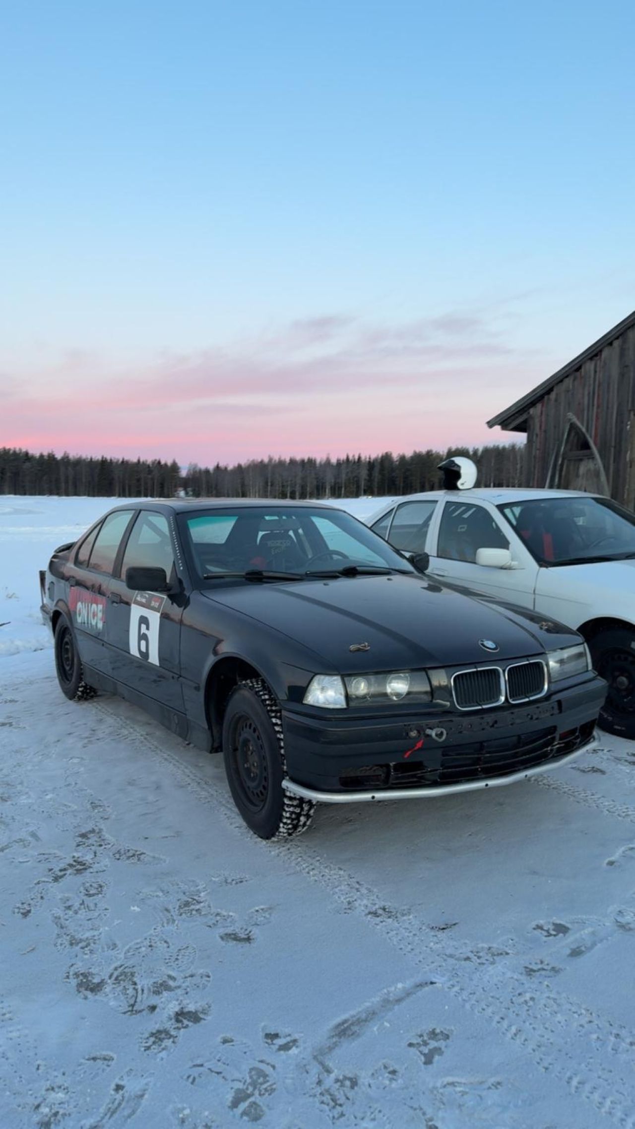Conducción de coches de rally para grupo 3-6 personas 2h
