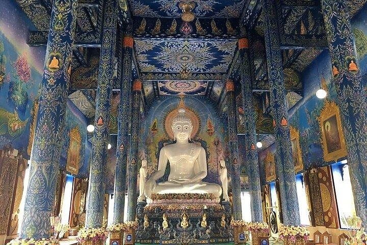 Chiang Mai-Chiang Rai: Templo Blanco-Azul-Museo Negro-Triángulo Dorado-Paseo en barco por el río Mekong-Pueblo Karen