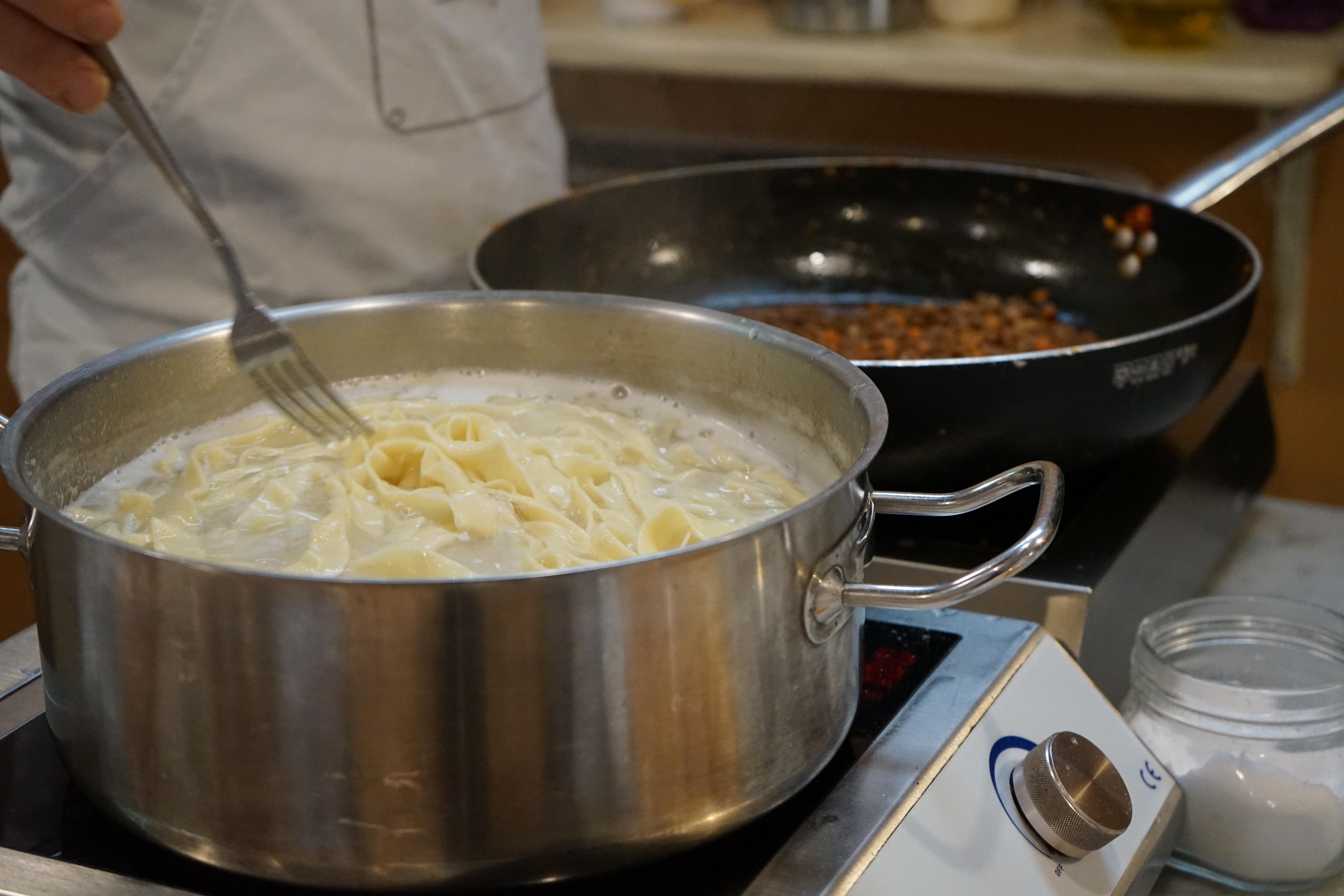 From Florence: Tuscan cooking class and San Lorenzo food market small group tour  - Photo 3