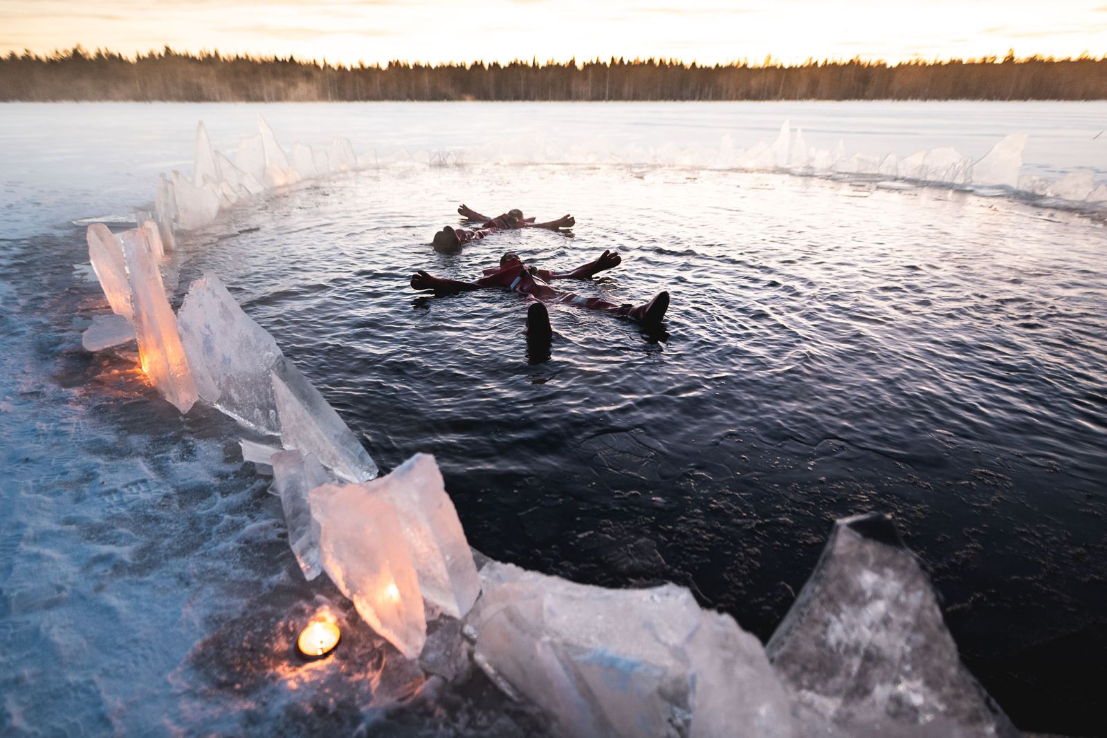 Aurora Arctic Ice Floating – Image 3 | WeShare