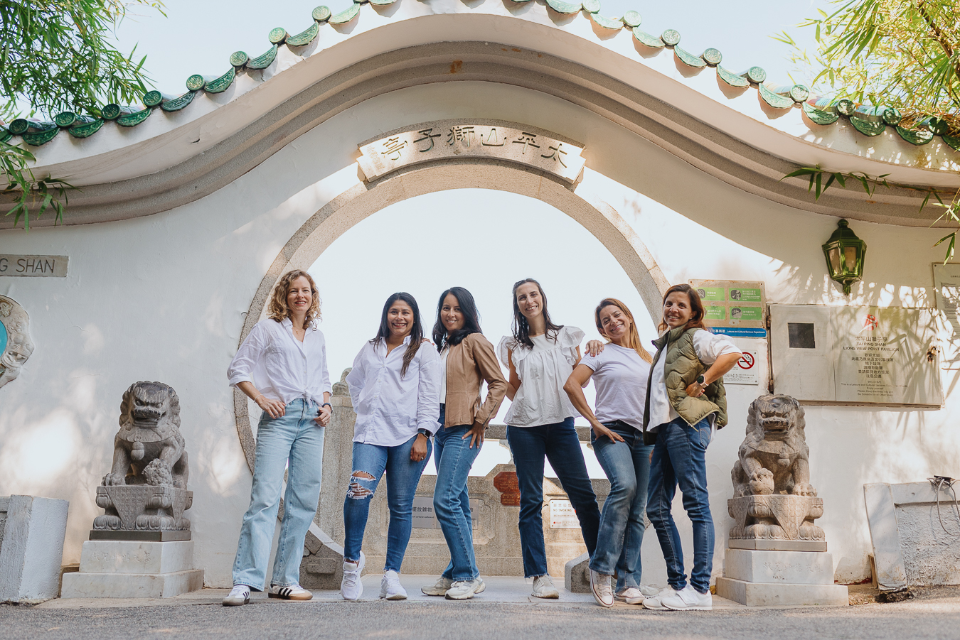 Guided Tour of Kowloon and Hong Kong Island in Private Service - Accommodations in Hong Kong