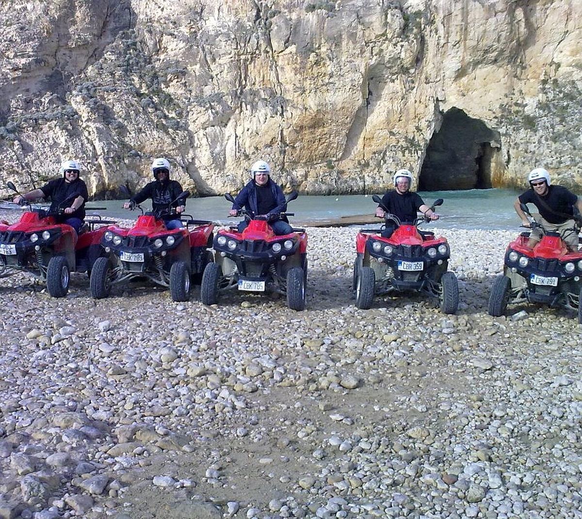 Tour sin conductor en quad por Gozo | Día completo incluyendo almuerzo | Conductor