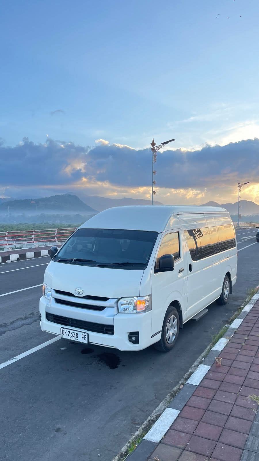Toyota Hiace Alquiler