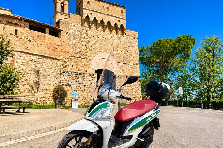Tuscany Vespa Tour with Winery Lunch & Wine Tasting in Chianti - Photo 4