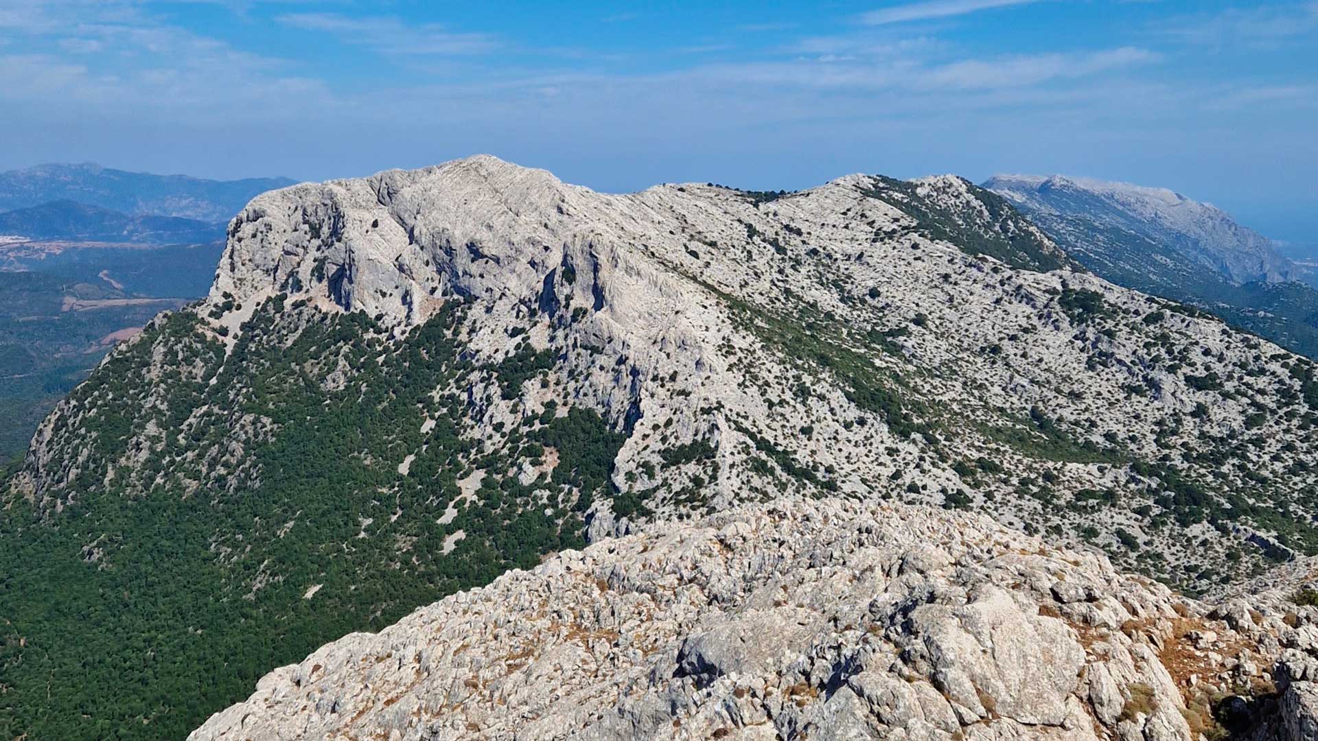 Lula: Montalbo hiking - Photo 7