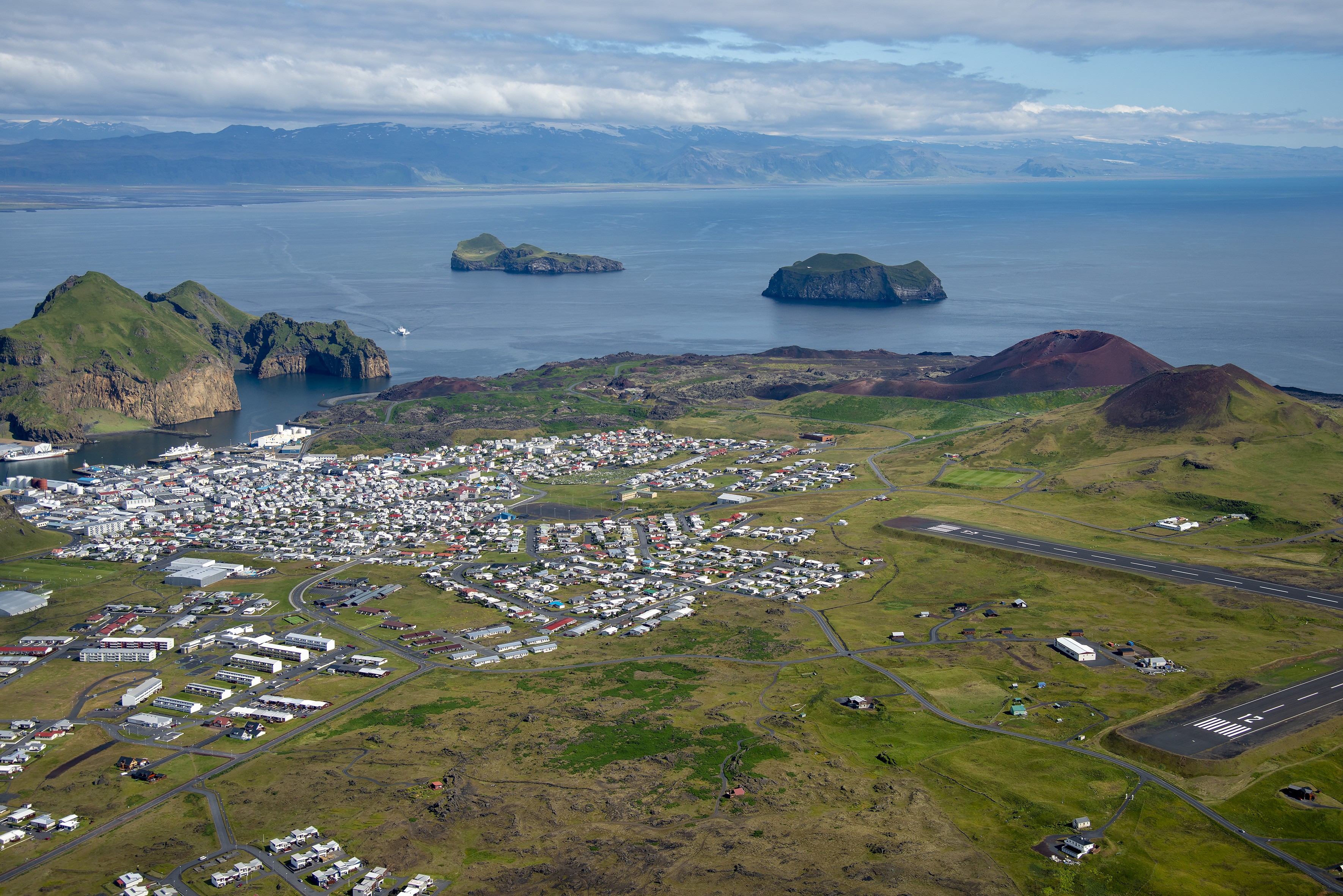 Iceland: Private Westman Islands - Volcano, Wildlife & Scenic Views - photo 13