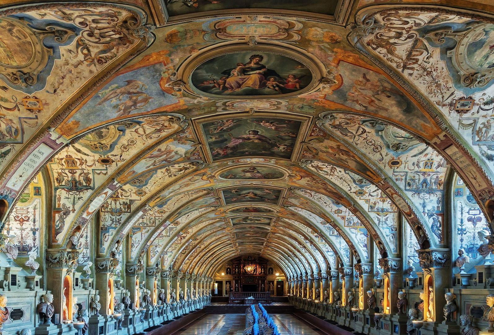 Royal Munich In-App Audio Tour: Residenz Palace, Odeonsplatz, Court Garden