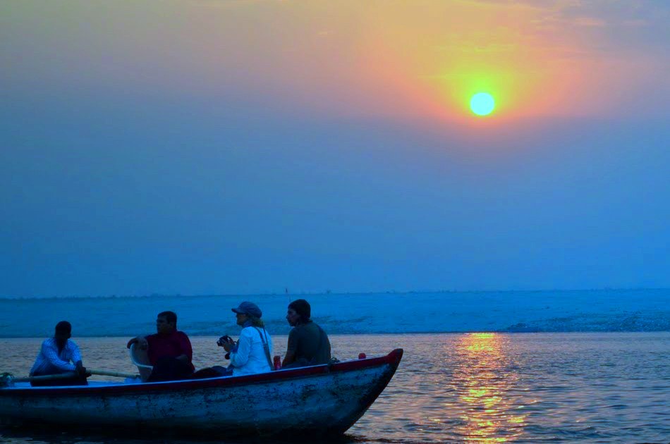 Holi Tour of Varanasi includes Boat ride and Breakfast.