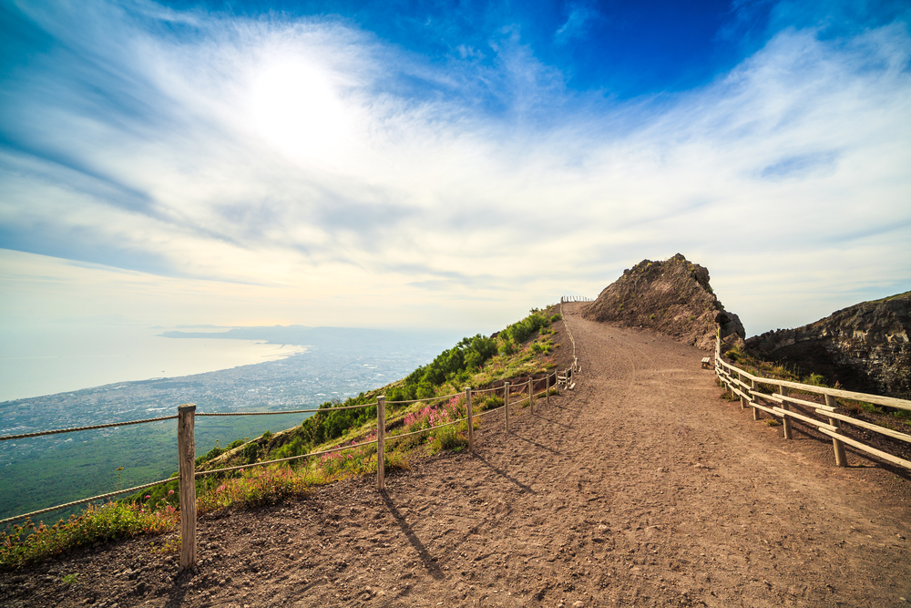 Half day excursion to Mt Vesuvius with wine tasting and lunch from Naples – Image 2 | WeShare