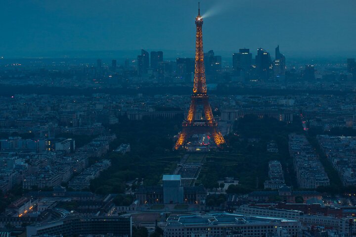 Illumination Tour of Paris – Image 1 | WeShare