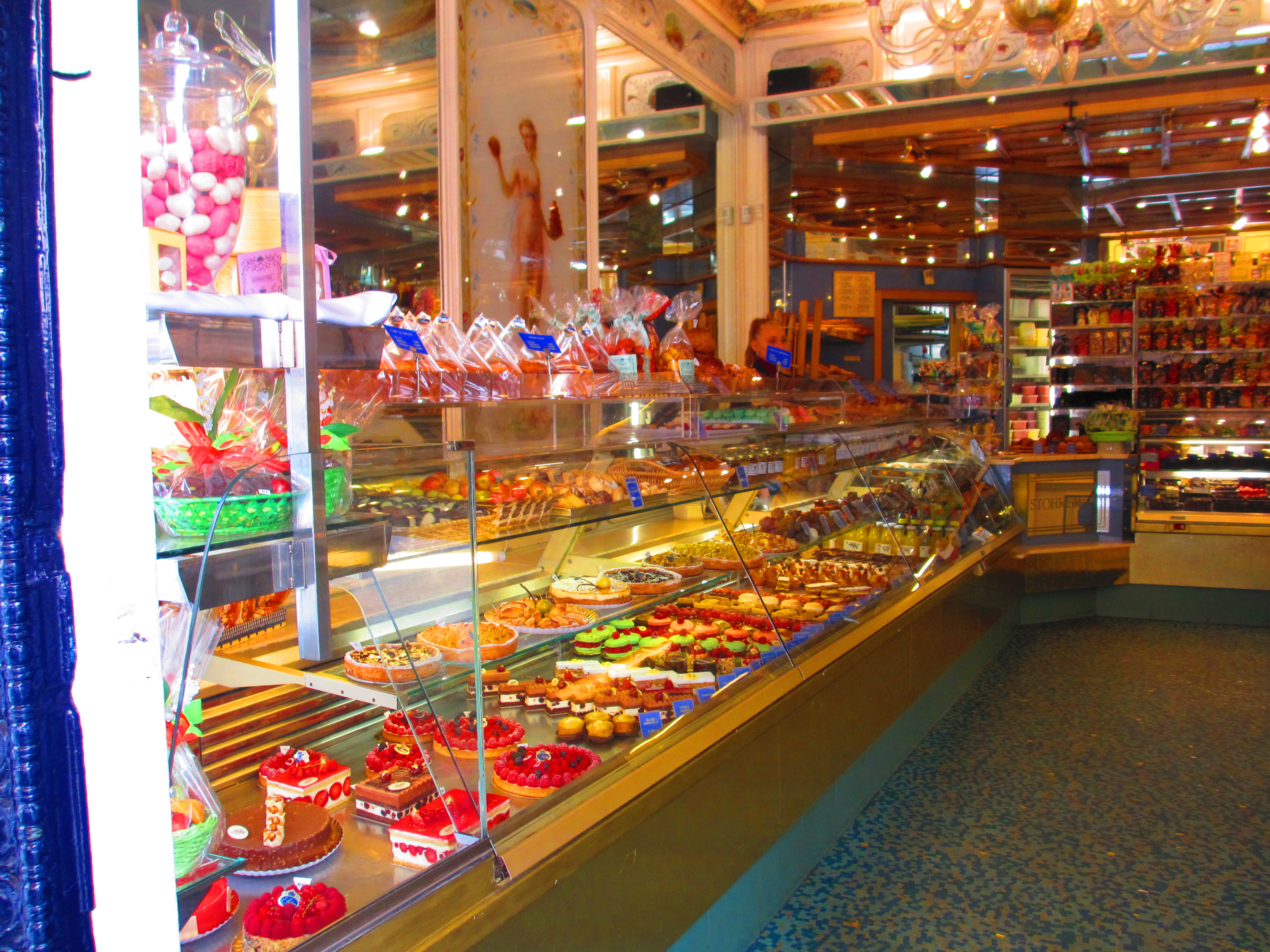 Gourmet Food Tour in Central Paris - Les Halles/Montorgueil – Image 1 | WeShare