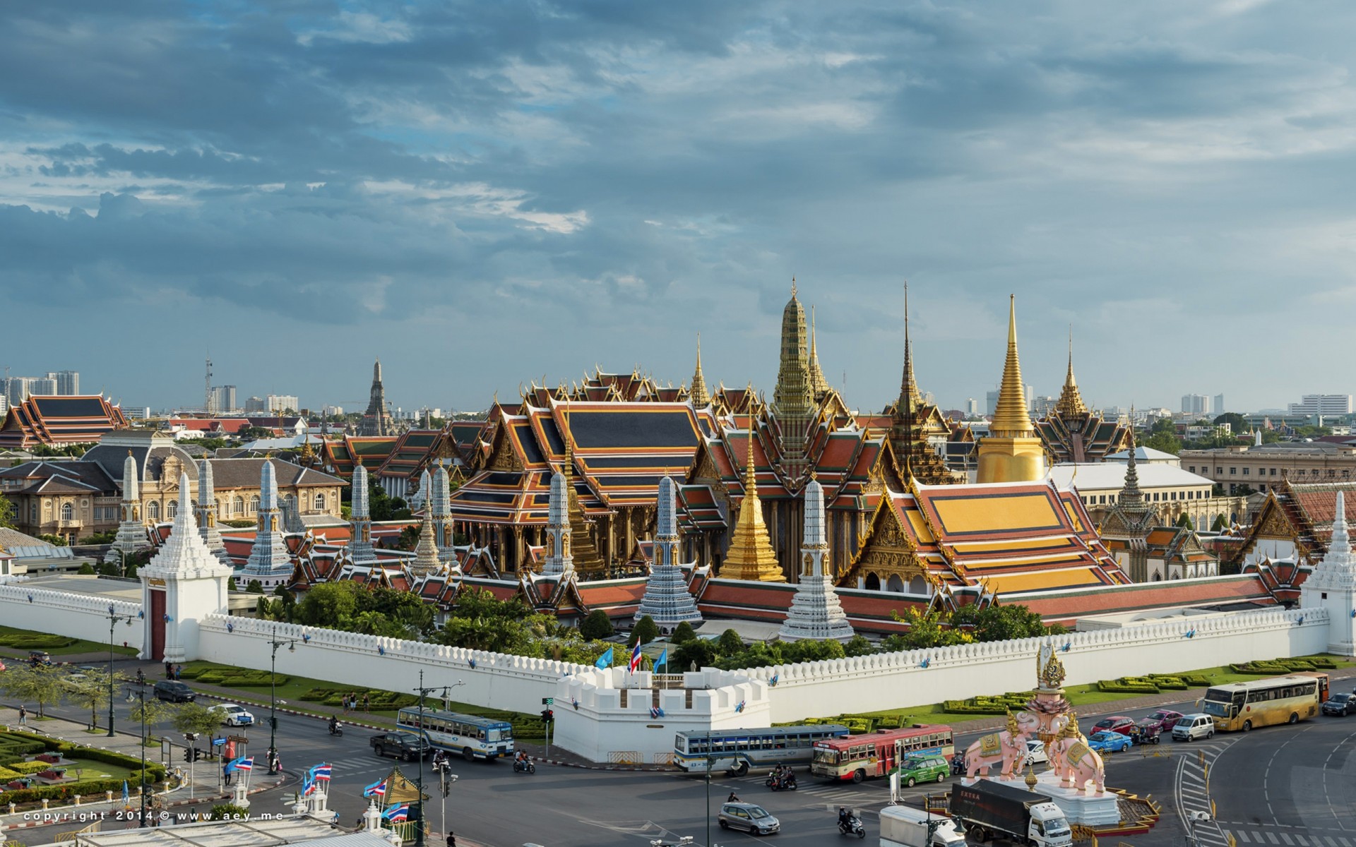 Grand Palace with Wat Phra Kaew Private Tour