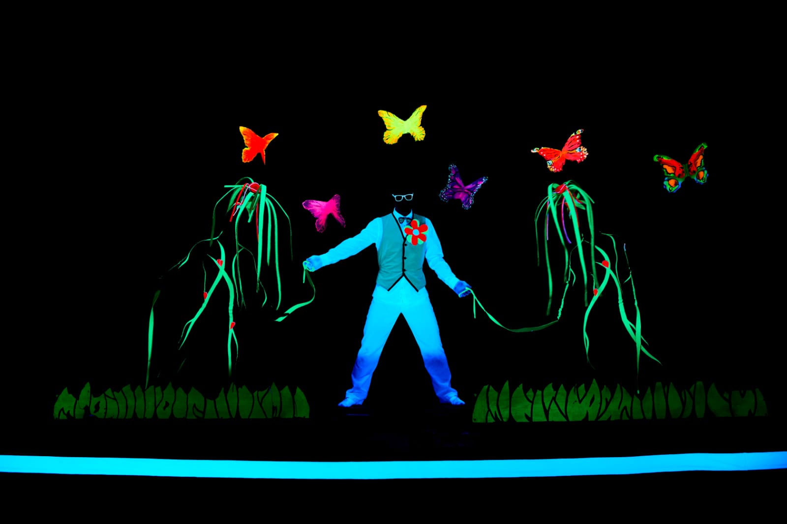 Black Light Theatre - Espectáculo increíble