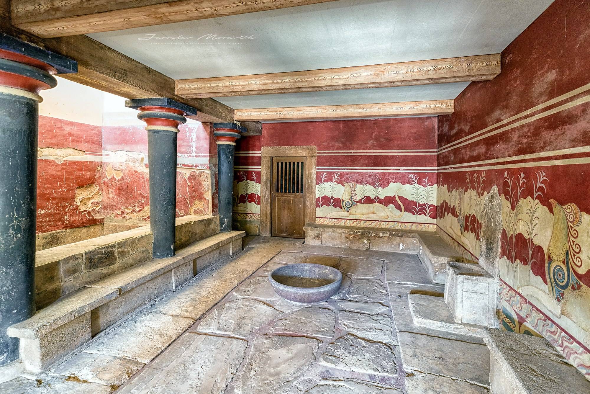Wheelchair Accessible Tour: Knossos & Heraklion from Chania Wheelchair Accessible Tour: Knossos & Heraklion from Chania