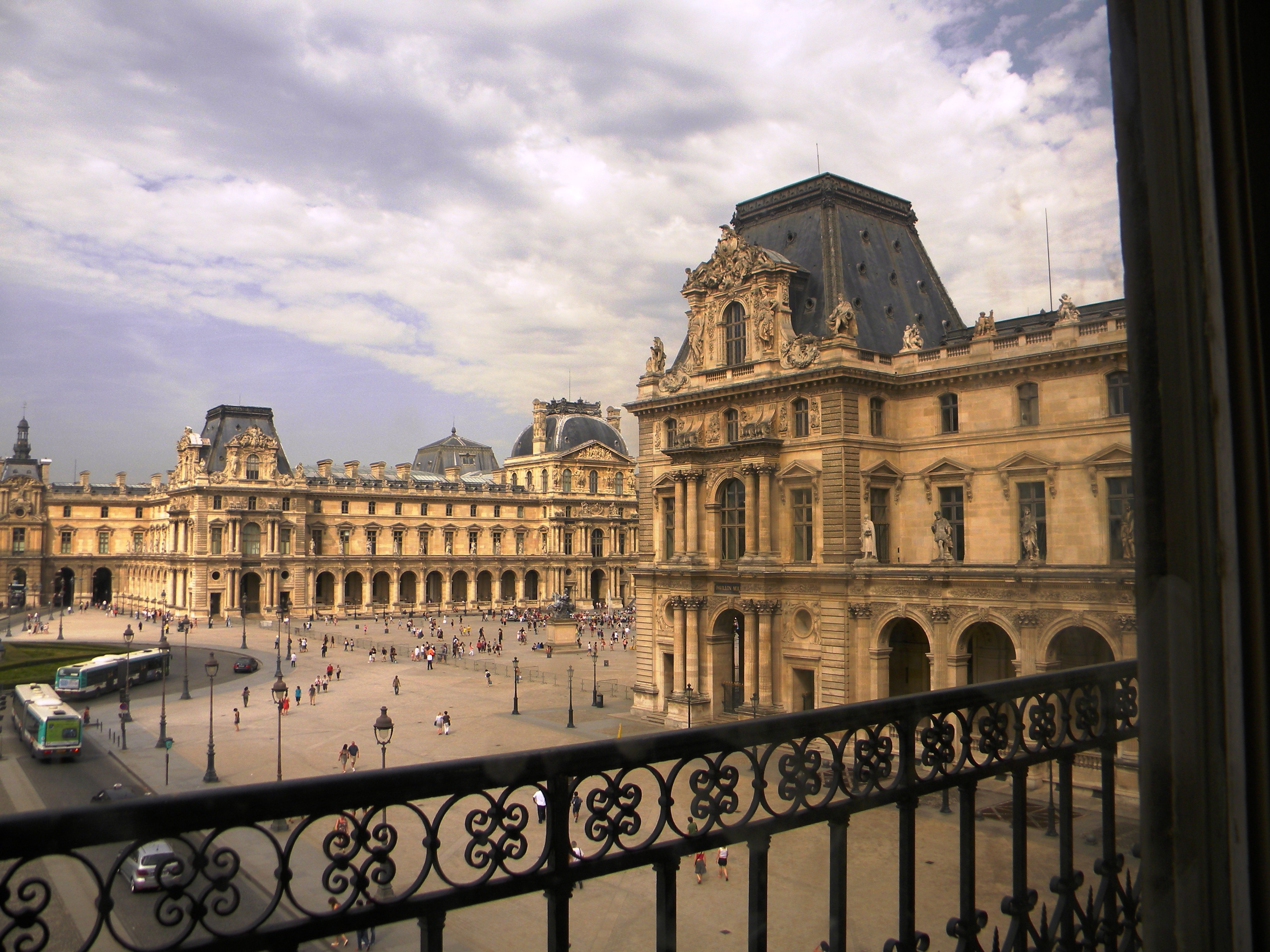 Murders and Mysteries of the Louvre – Image 1 | WeShare