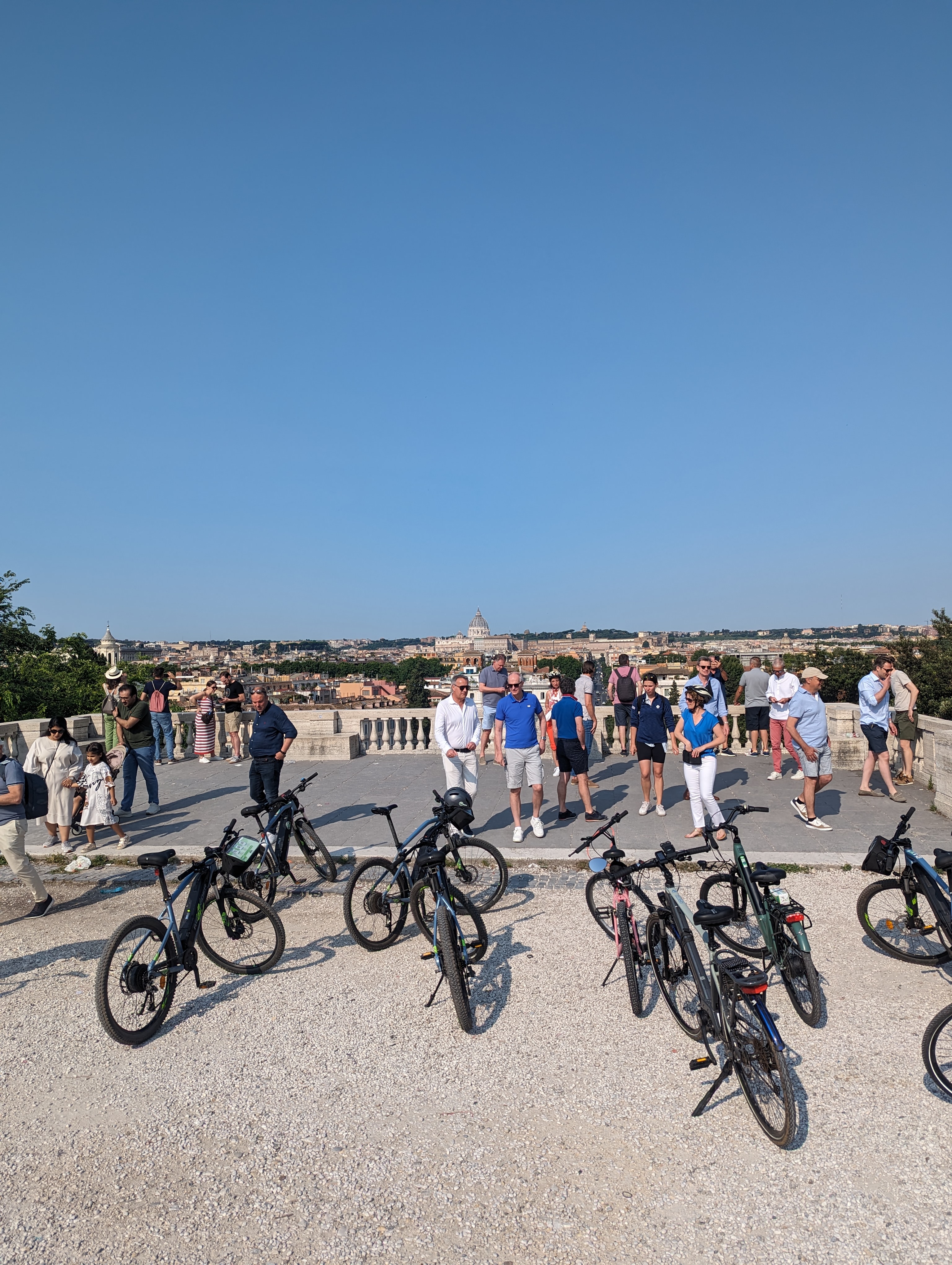 Unexpected Rome: cycle between Villa Borghese and Villa Ada, discover the magic of the Coppedè district - Photo 9