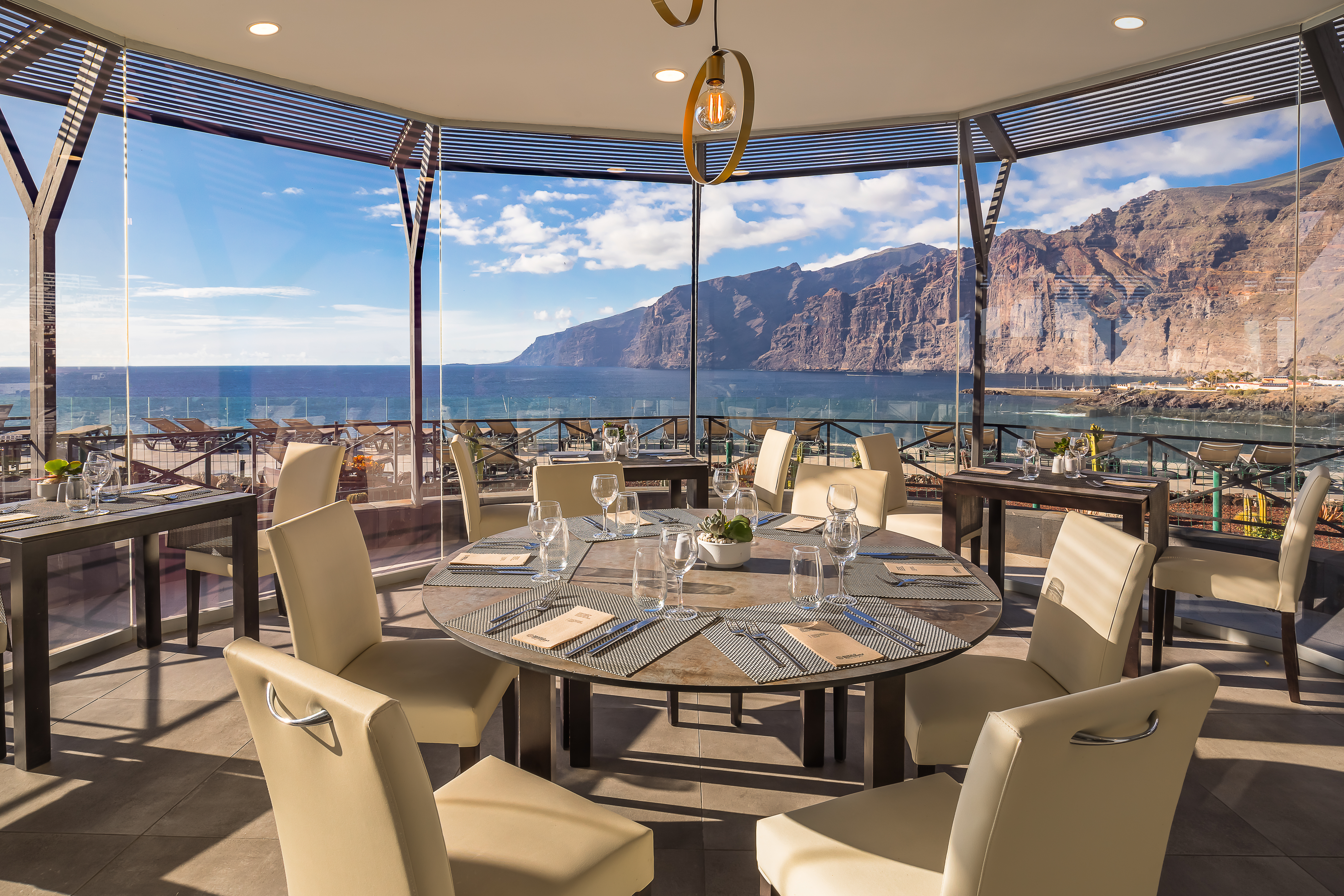 Almuerzo Buffet con vistas a La Gomera y a Los Gigantes