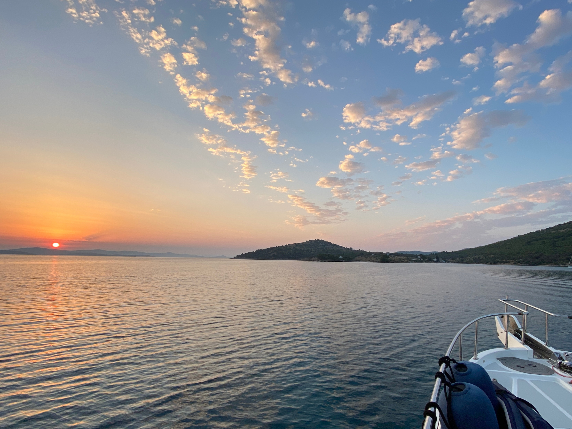 Golden hour SUNSET CRUISE - Photo 2