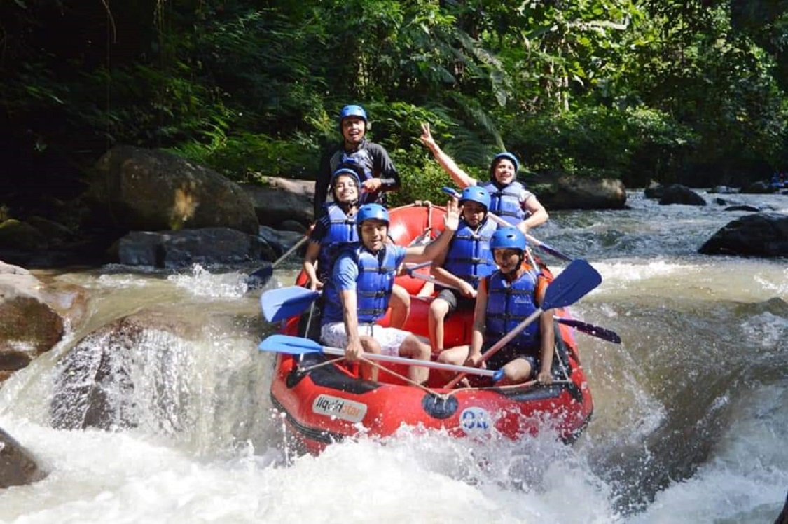Tour privado de medio día de aventura en rafting en rápidos en grupos pequeños - Foto 4