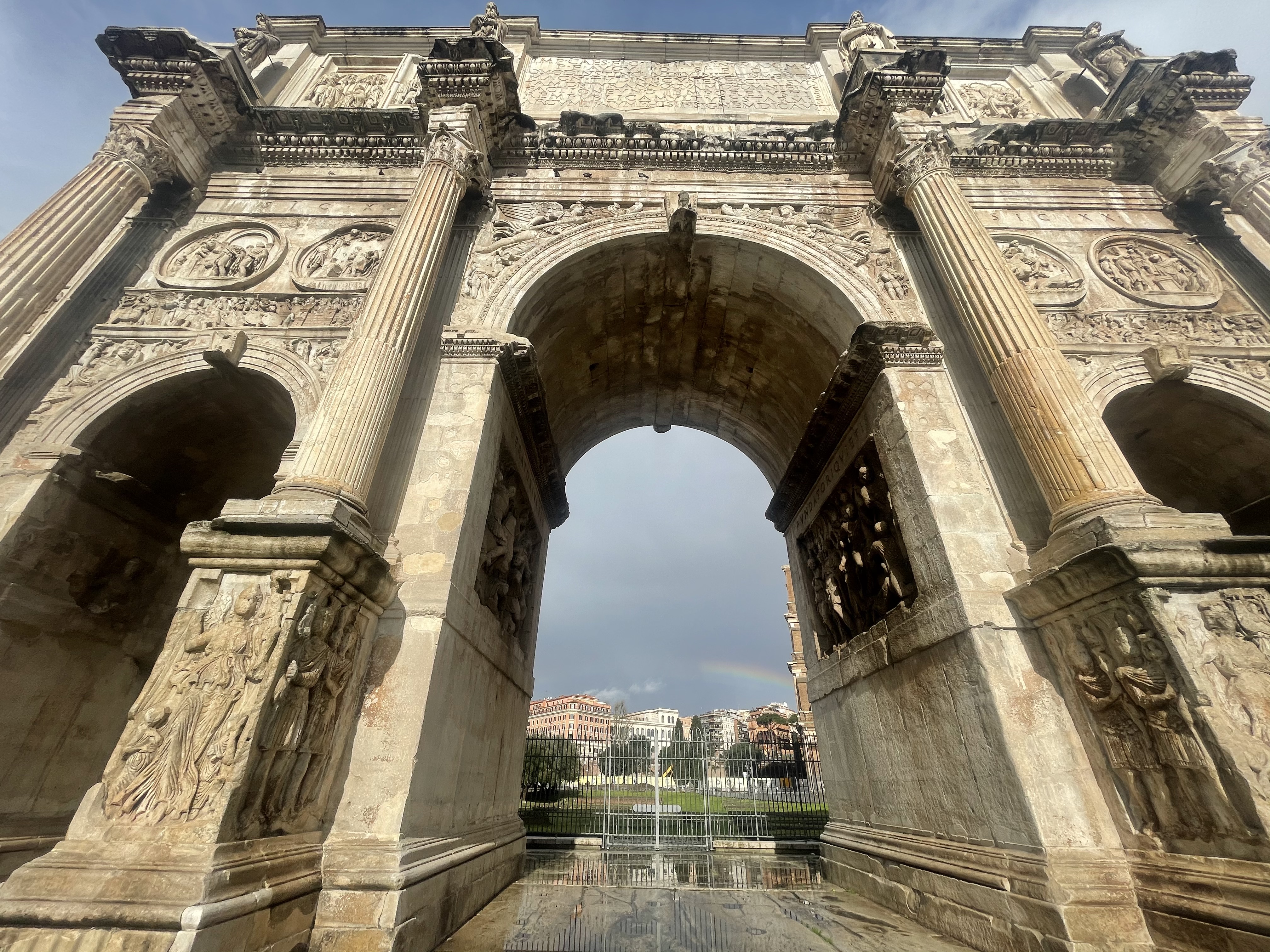 Roman Forum, Palatine Hill, Colosseum Panoramic Views Private Tour – Image 1 | WeShare