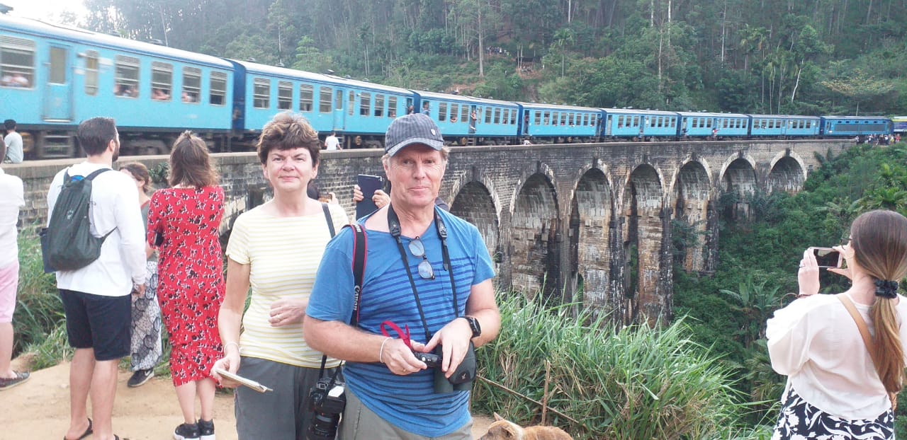 Badulla to Colombo train ride on (Train № 1006 "Podi Menike")