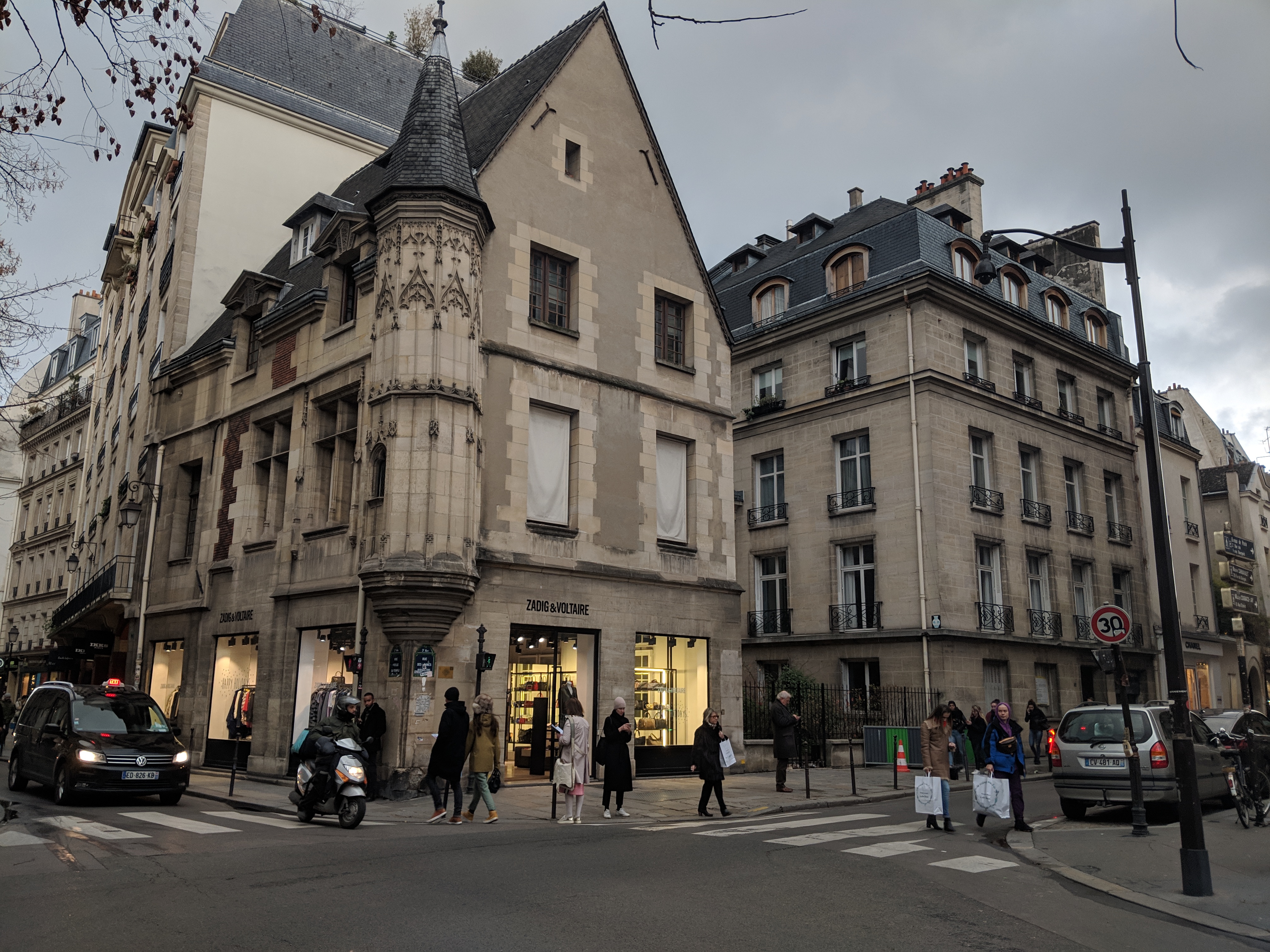 French Fashion, Fragrance and Fun in the Marais – Image 1 | WeShare