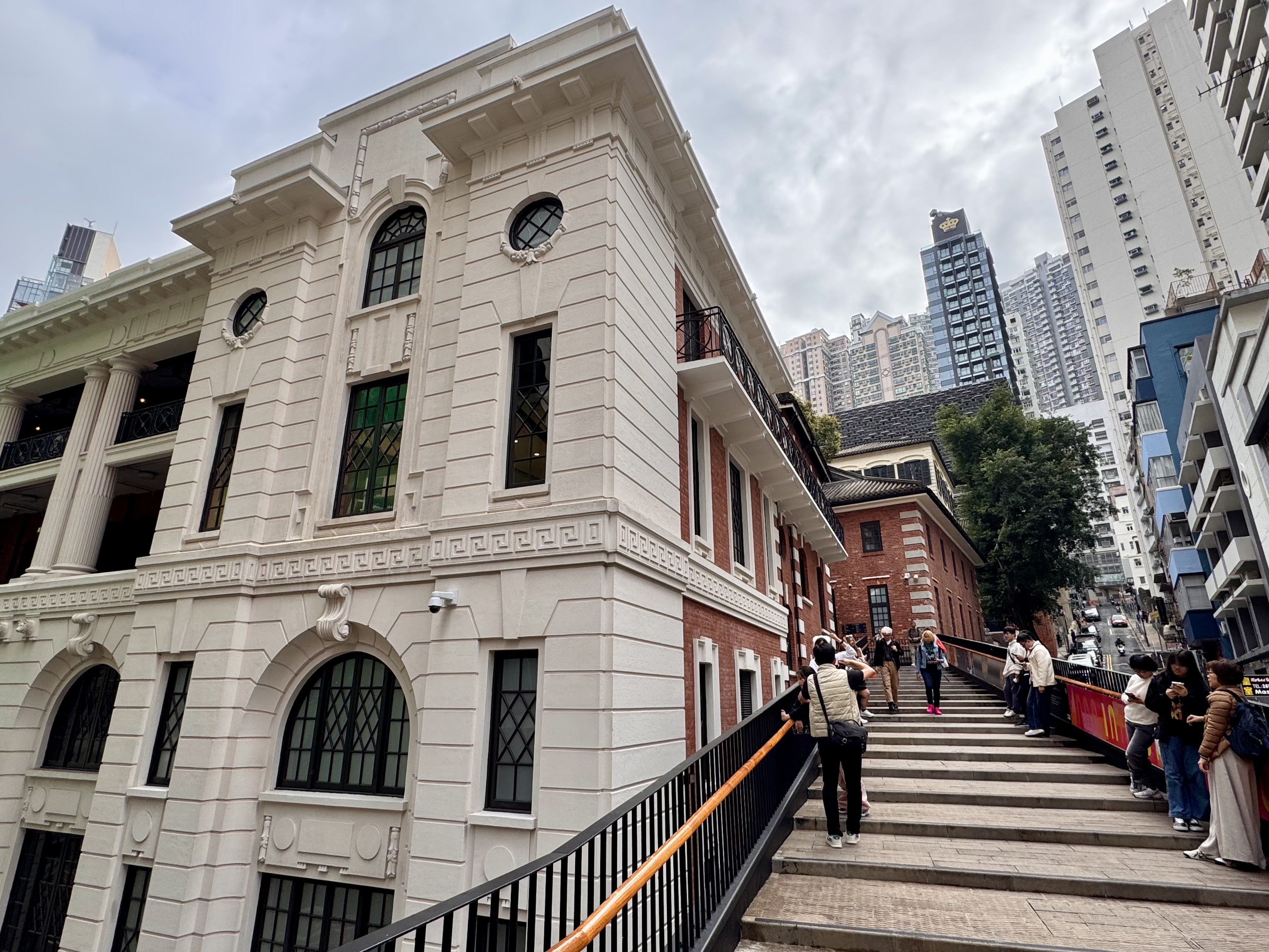 Cruise Layover Tour: Hong Kong Icons in Private Service - Accommodations in Hong Kong