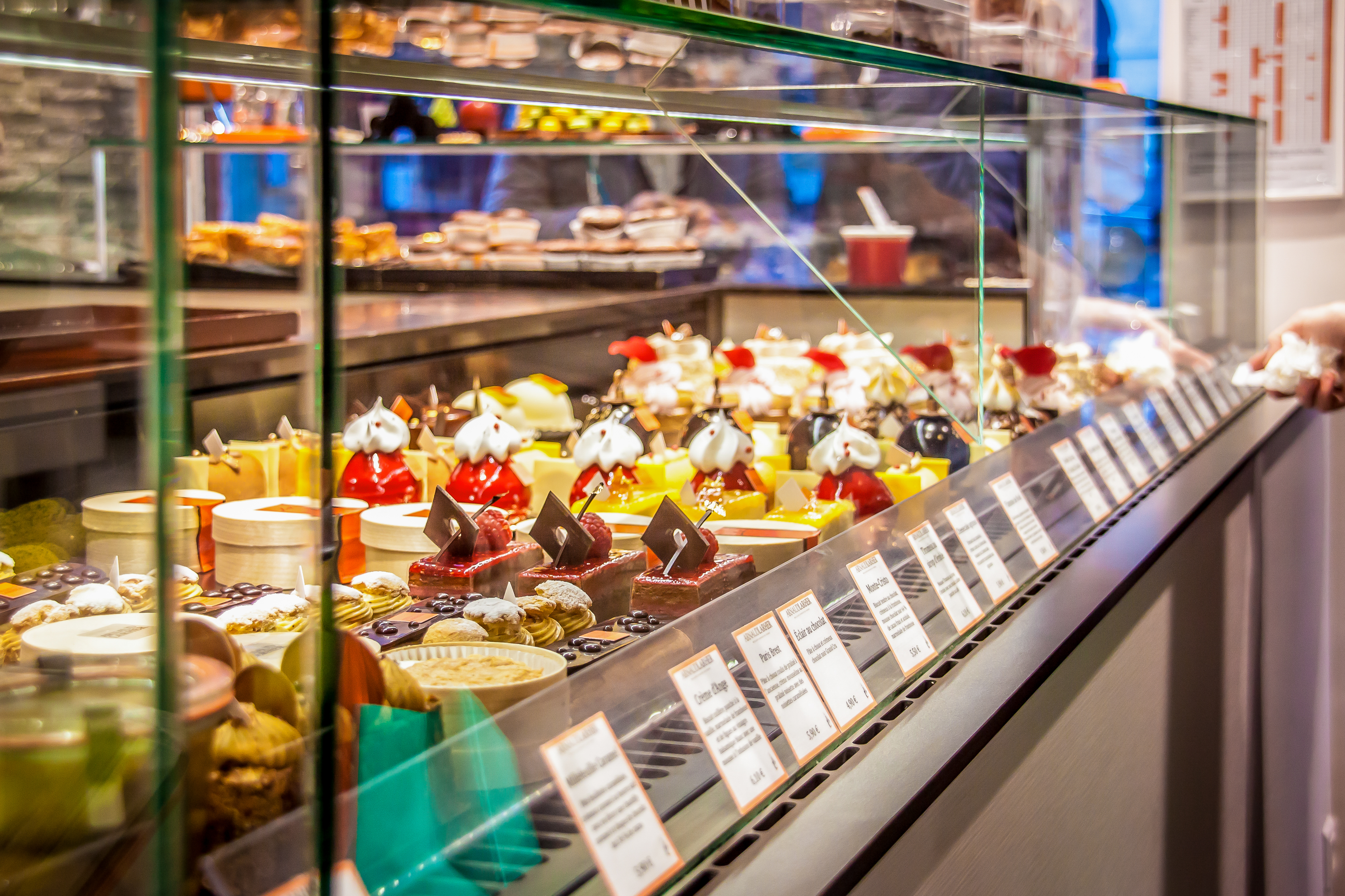 Christmas Gourmet Walking Tour – Image 2 | WeShare