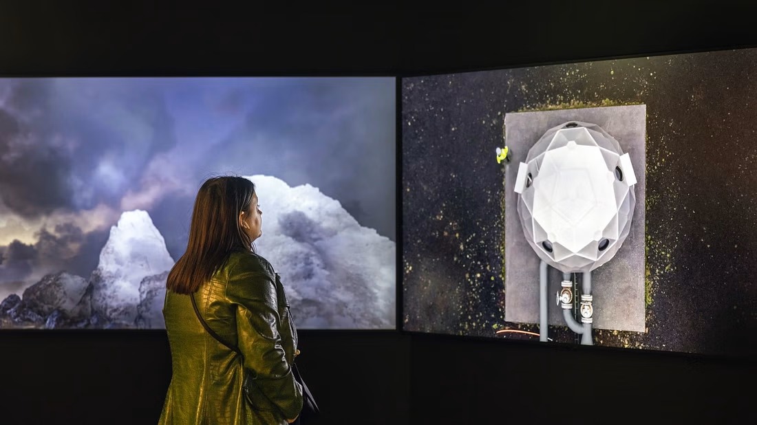 Small group Tour: Volcanoes and Hot Springs of Reykjanes - photo 5