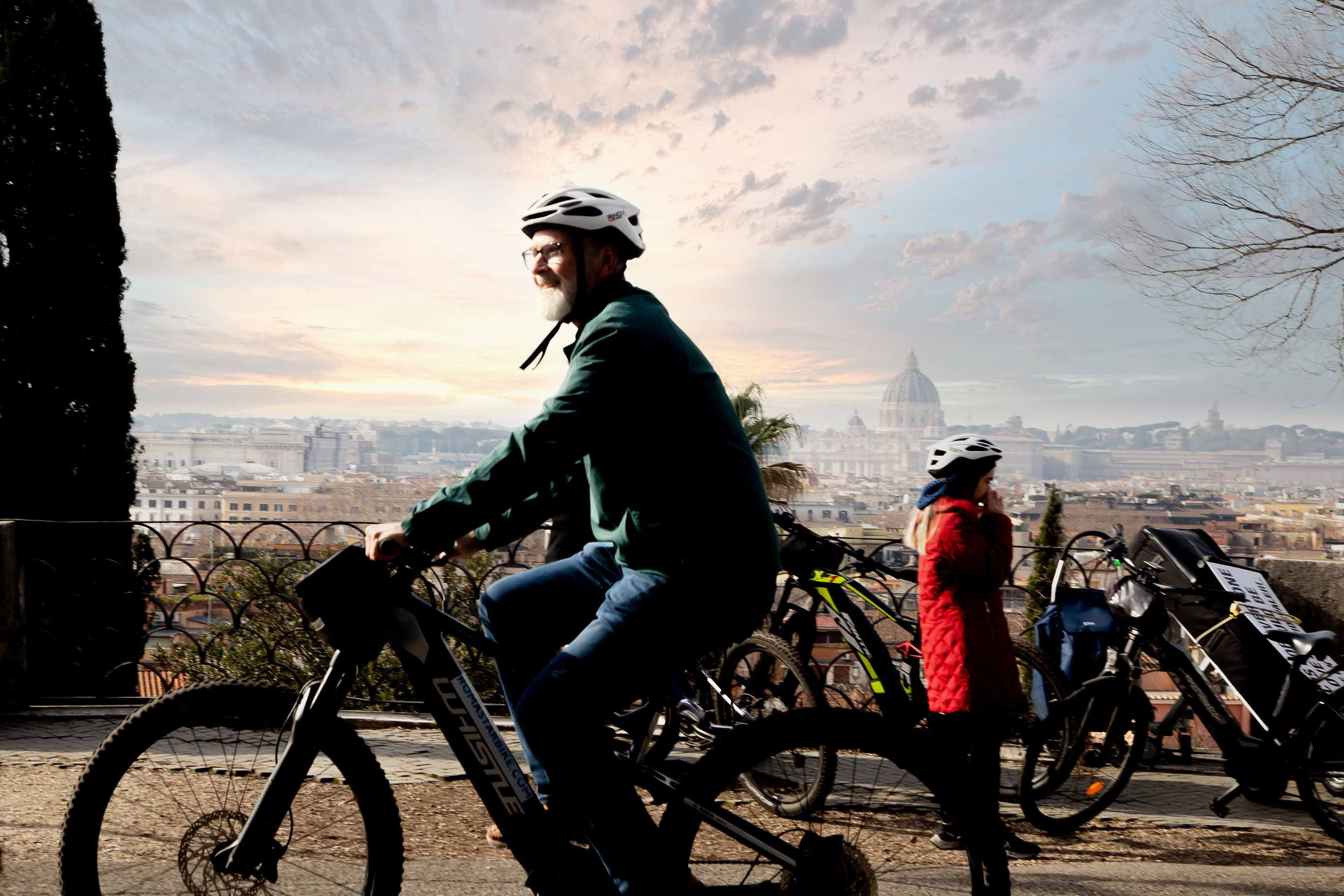 One-Day WOW Private Experience with Biking, Lunch, Golf Cart Tour, VIP Colosseum Access and Rooftop Aperitivo - Photo 15