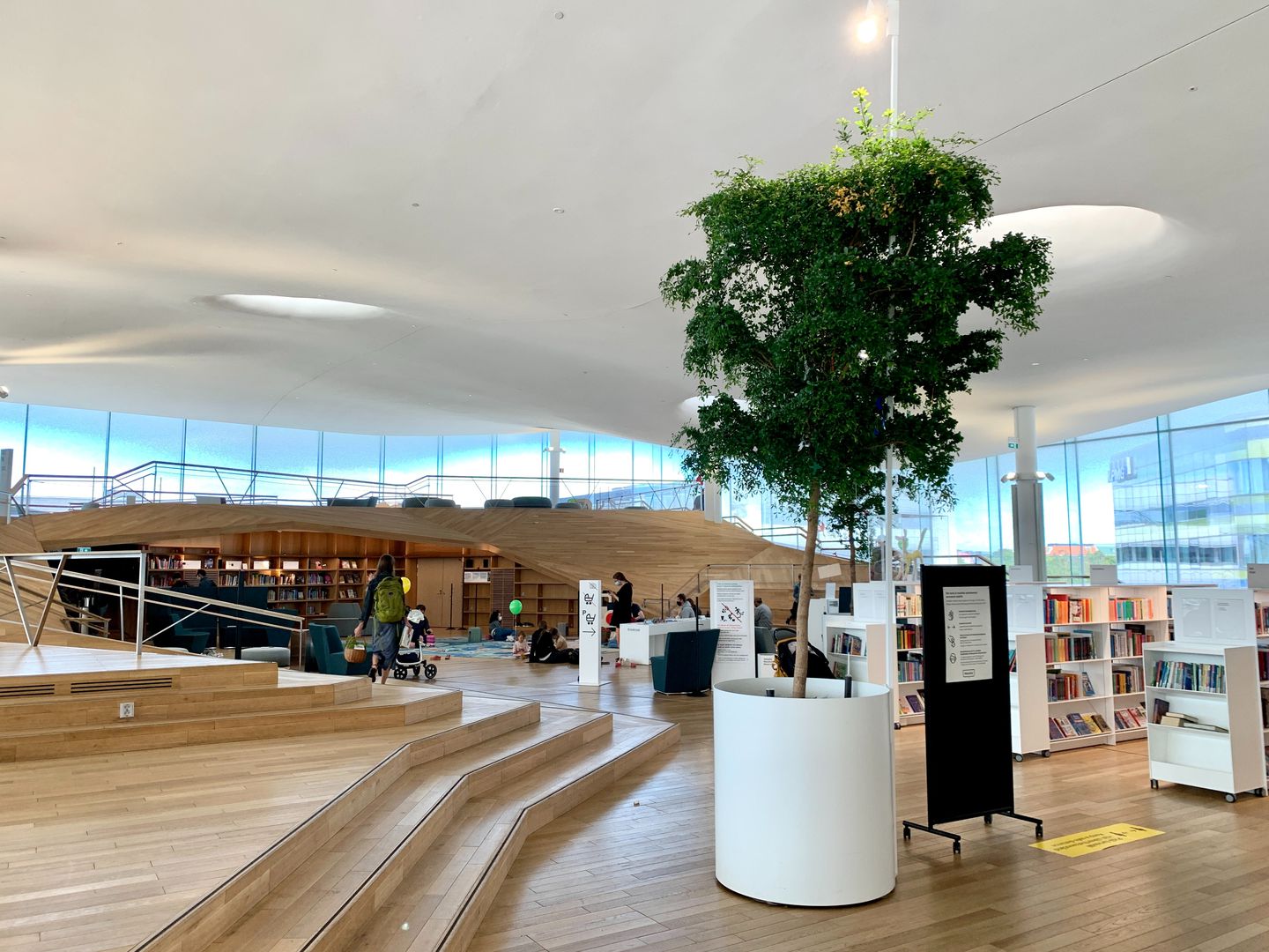 Helsinki: Walking Audio Tour on Mobile App