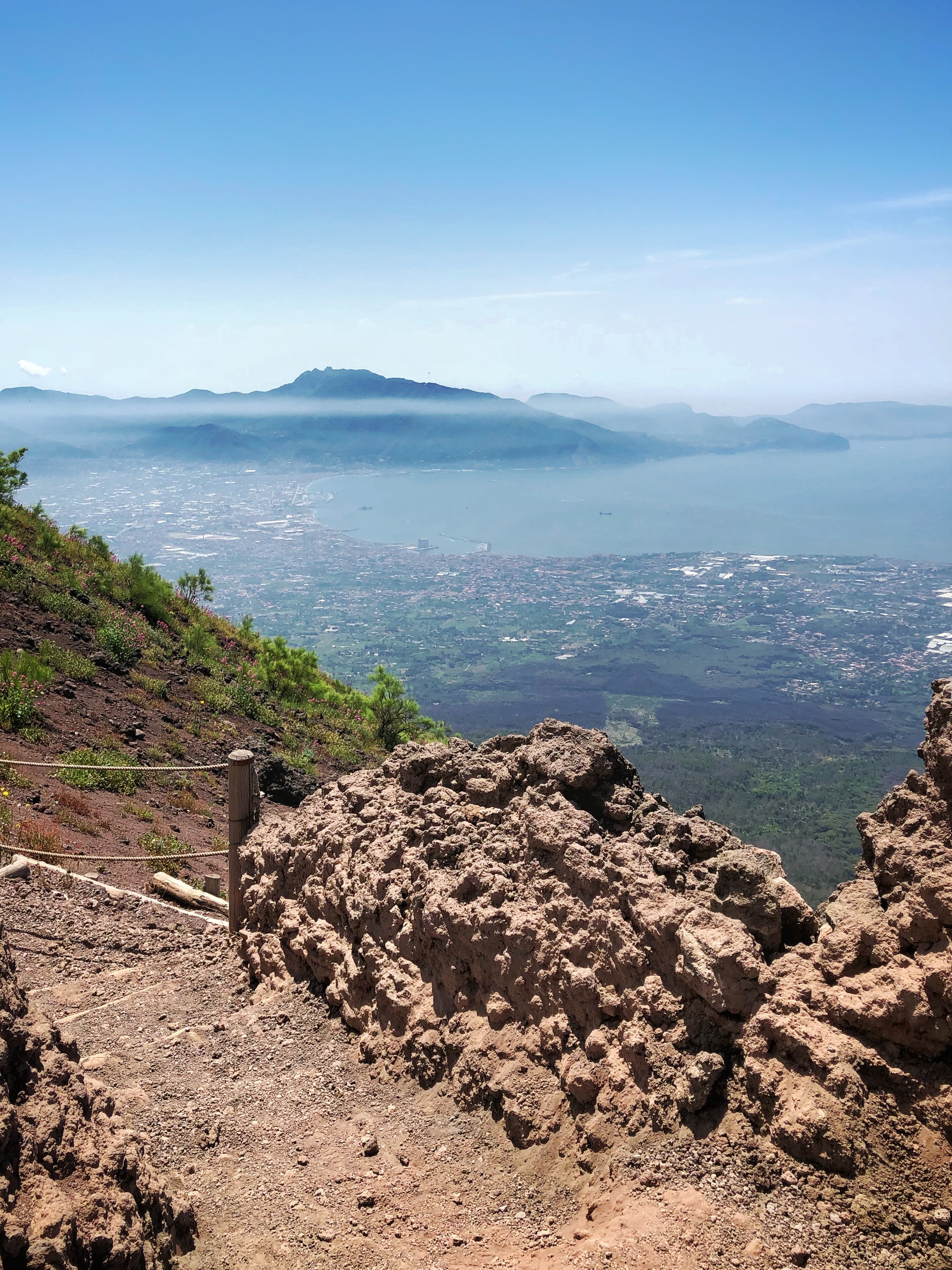 Mount Vesuvius crater tour with lunch at a vineyard - Photo 5