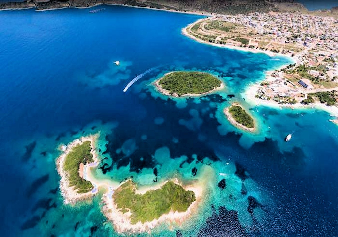 Ksamil Blu Eye and Saranda Day tour from Tirana