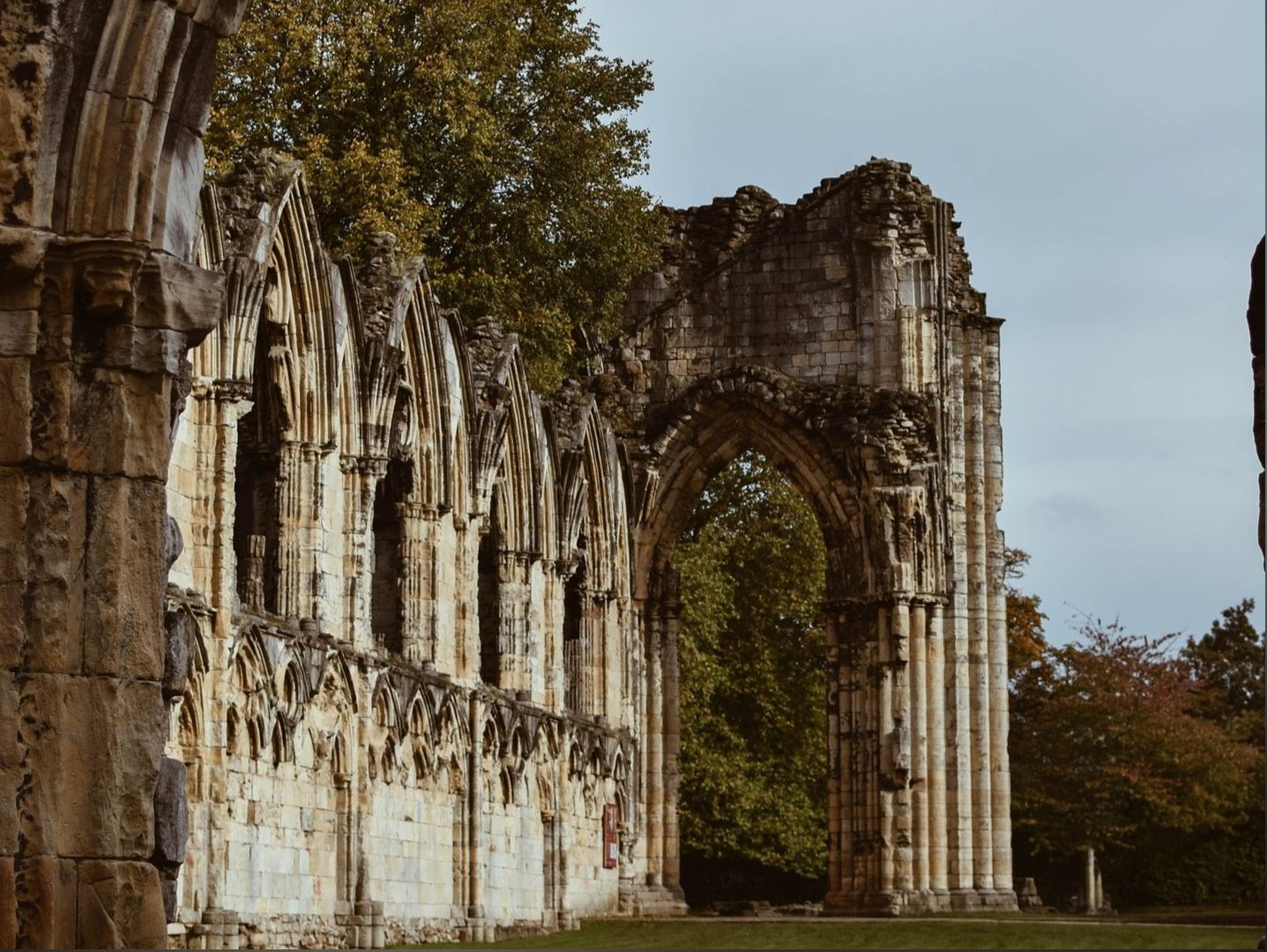 A Walking Audio Tour on Mobile App in York: Ghosts, History, and Chocolate