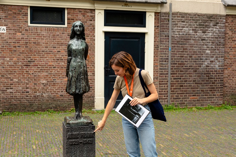 4-hour Layover. Private Anne Frank Walking Guided Tour. Boat Tour Canal Cruise