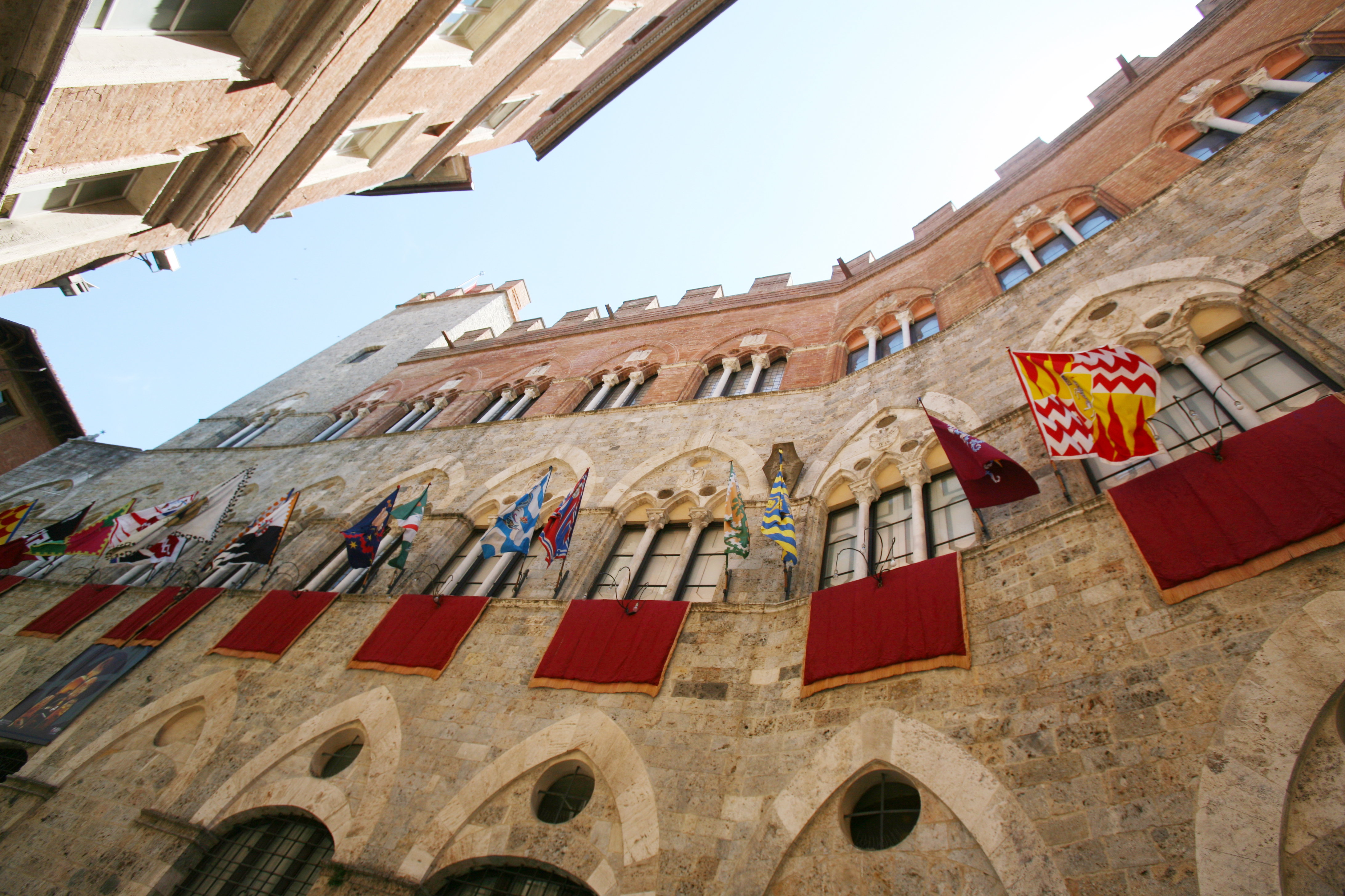 Siena's Palio Horse Race from Florence Including Sightseeing Tour and Dinner - Photo 13