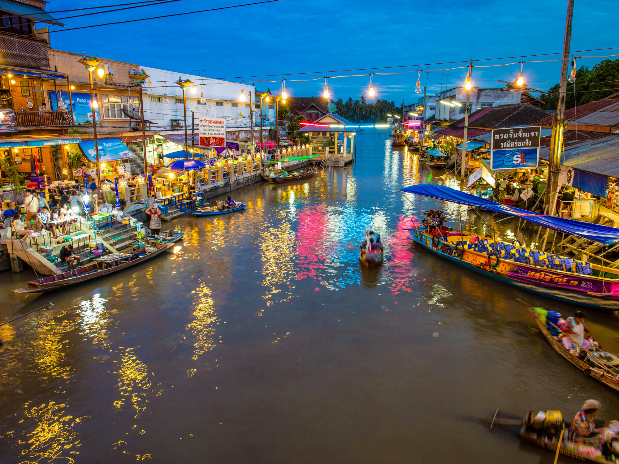 Amphawa Floating Market and Maeklong Railway Market Tour with Semiprivate or Private Option and Pickup - Accommodations in Bangkok