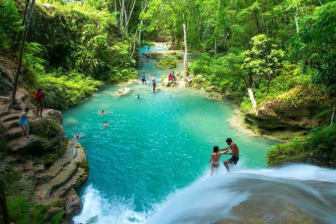 Tour Agujero Azul y Cataratas Secretas – Ocho Ríos Jamaica Adventure