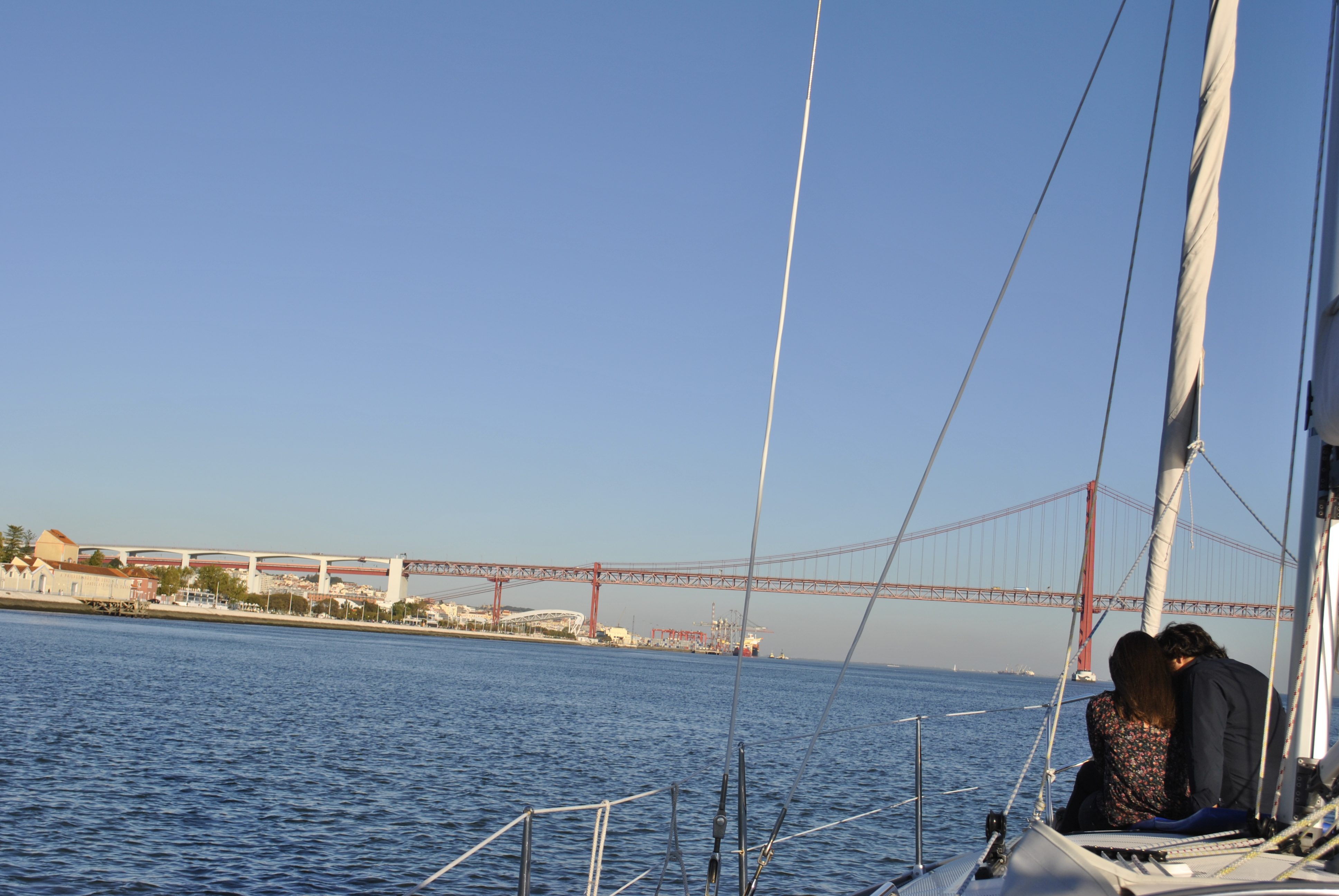 Lisbon Romantic Private 2h Cruise with sparkling wine