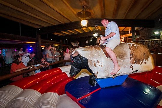 Country Night en Rancho Texas Lanzarote Park