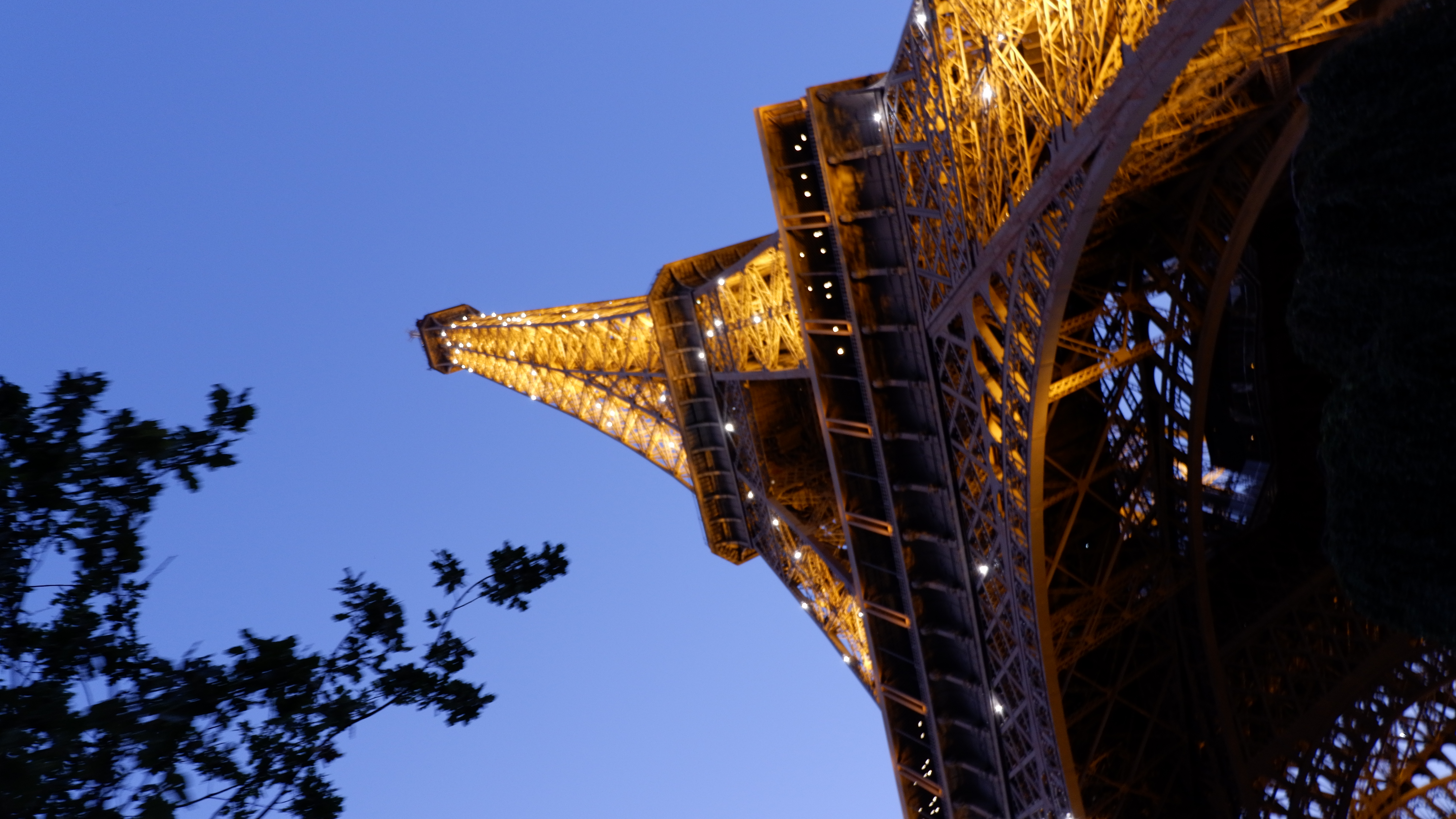PRIVATE PARIS BY NIGHT >> Illumination Tour - Photo 3