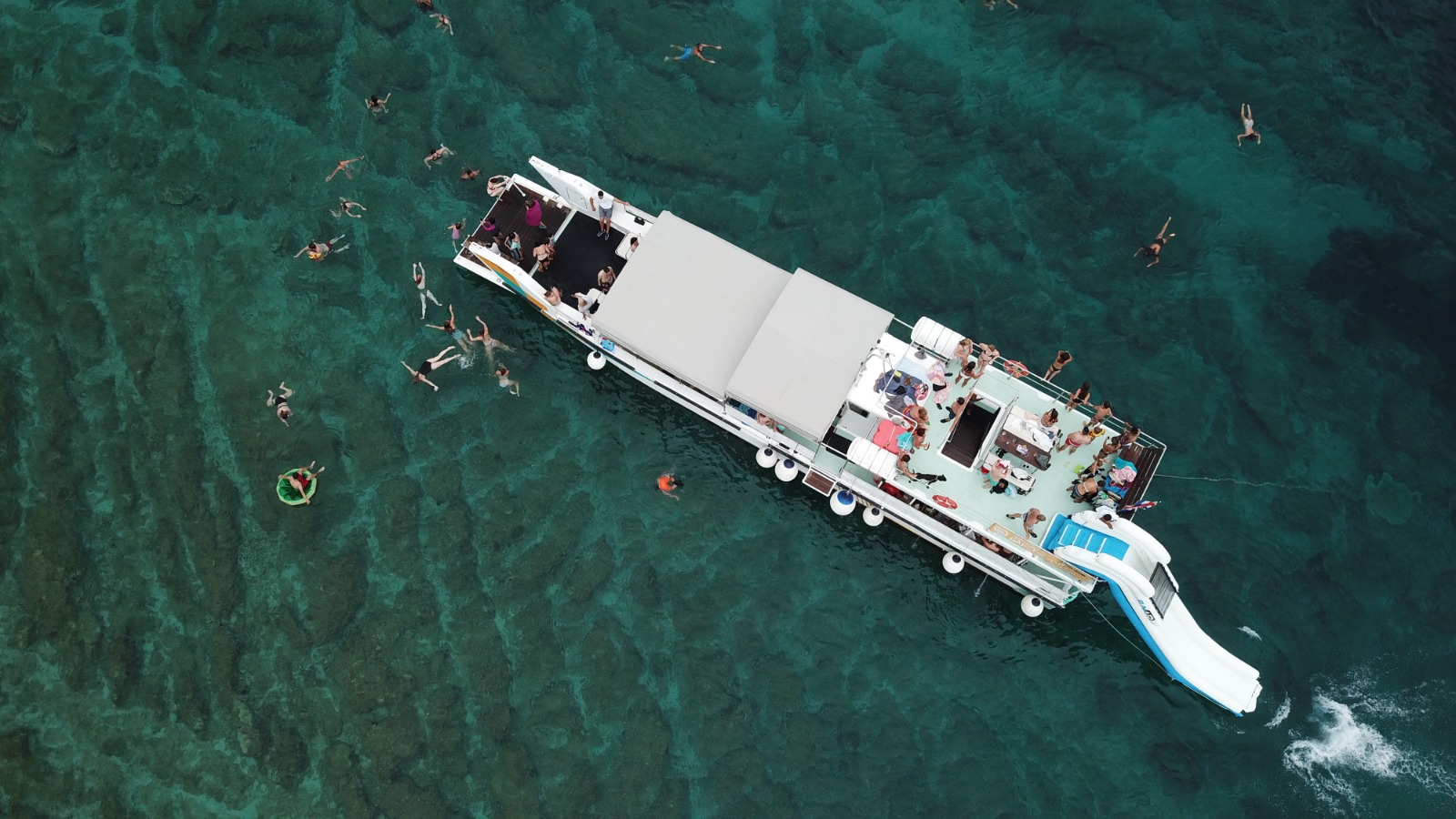 Three Islands Boat Tour from Split with Lunch and Drinks All Inclusive - Photo 2