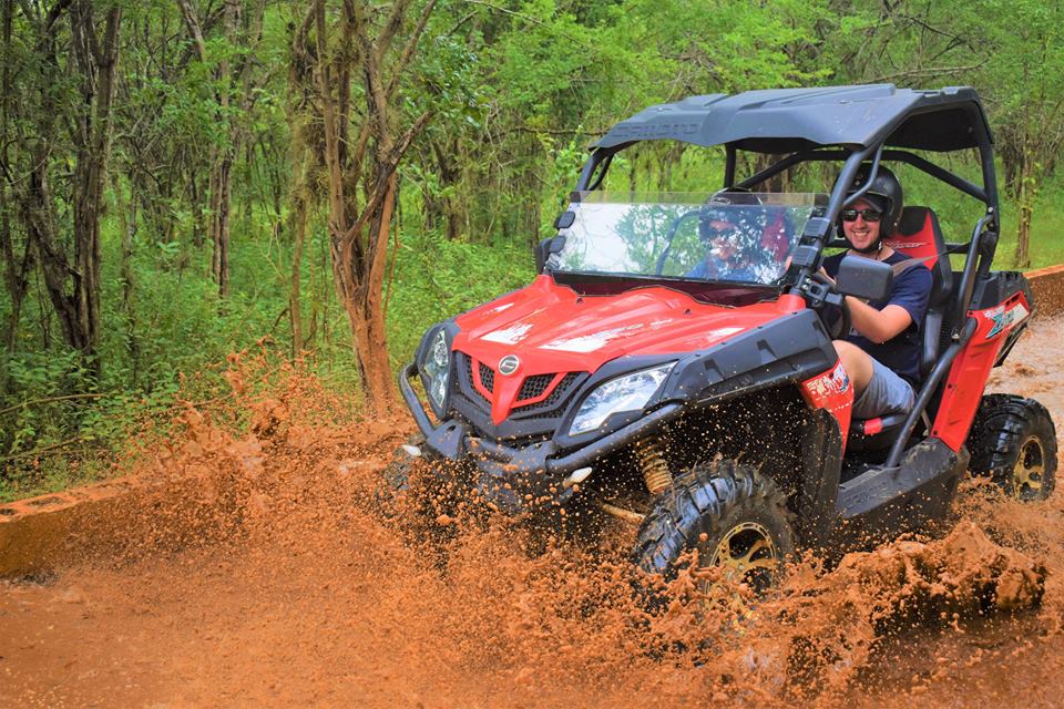 Jamwest Motorsports & Adventure Park Adventure en Negril, Jamaica | Experiencia en vehículos todo terreno, tirolesa, safari y adrenalina